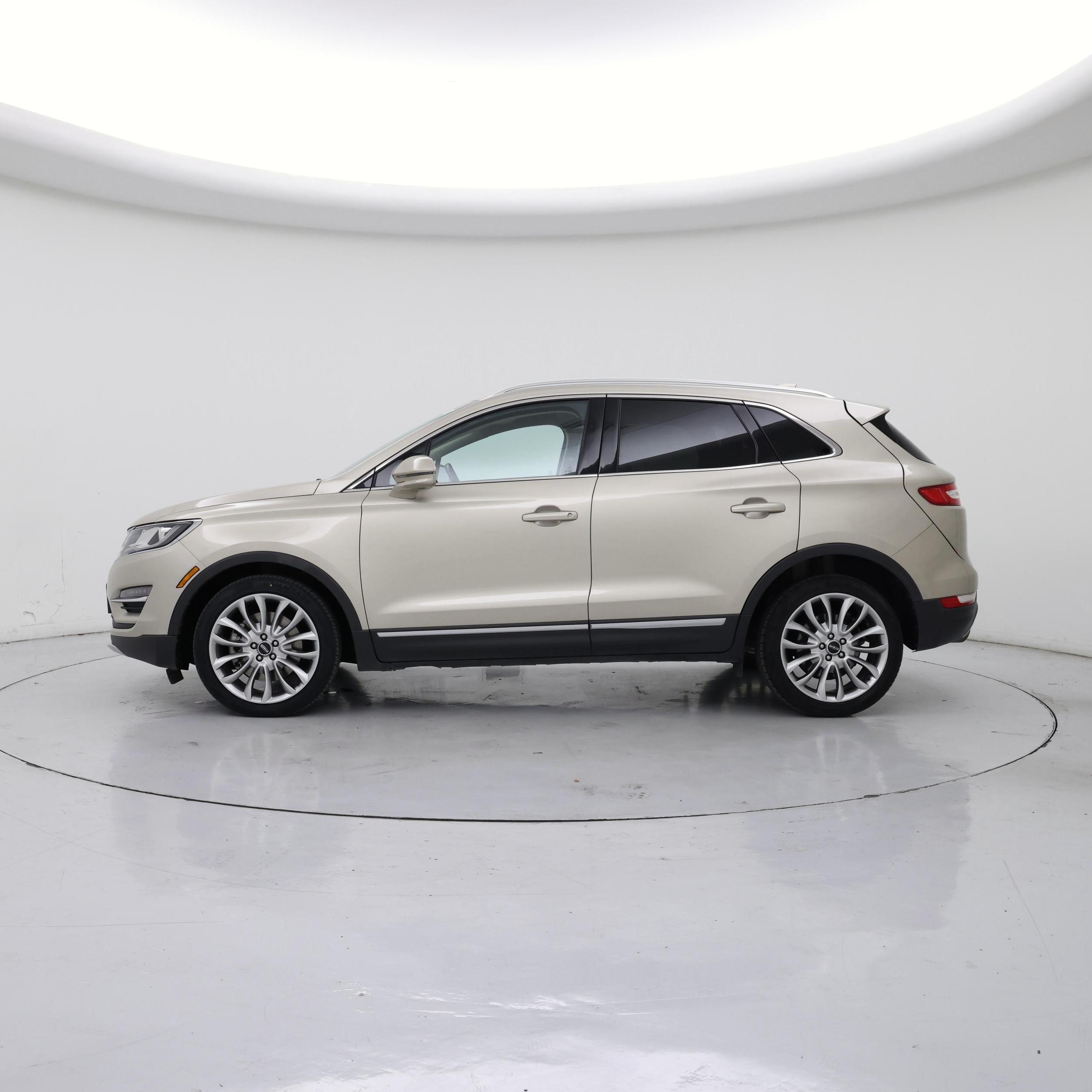 Thumbnail: 2017 Lincoln MKC - 3