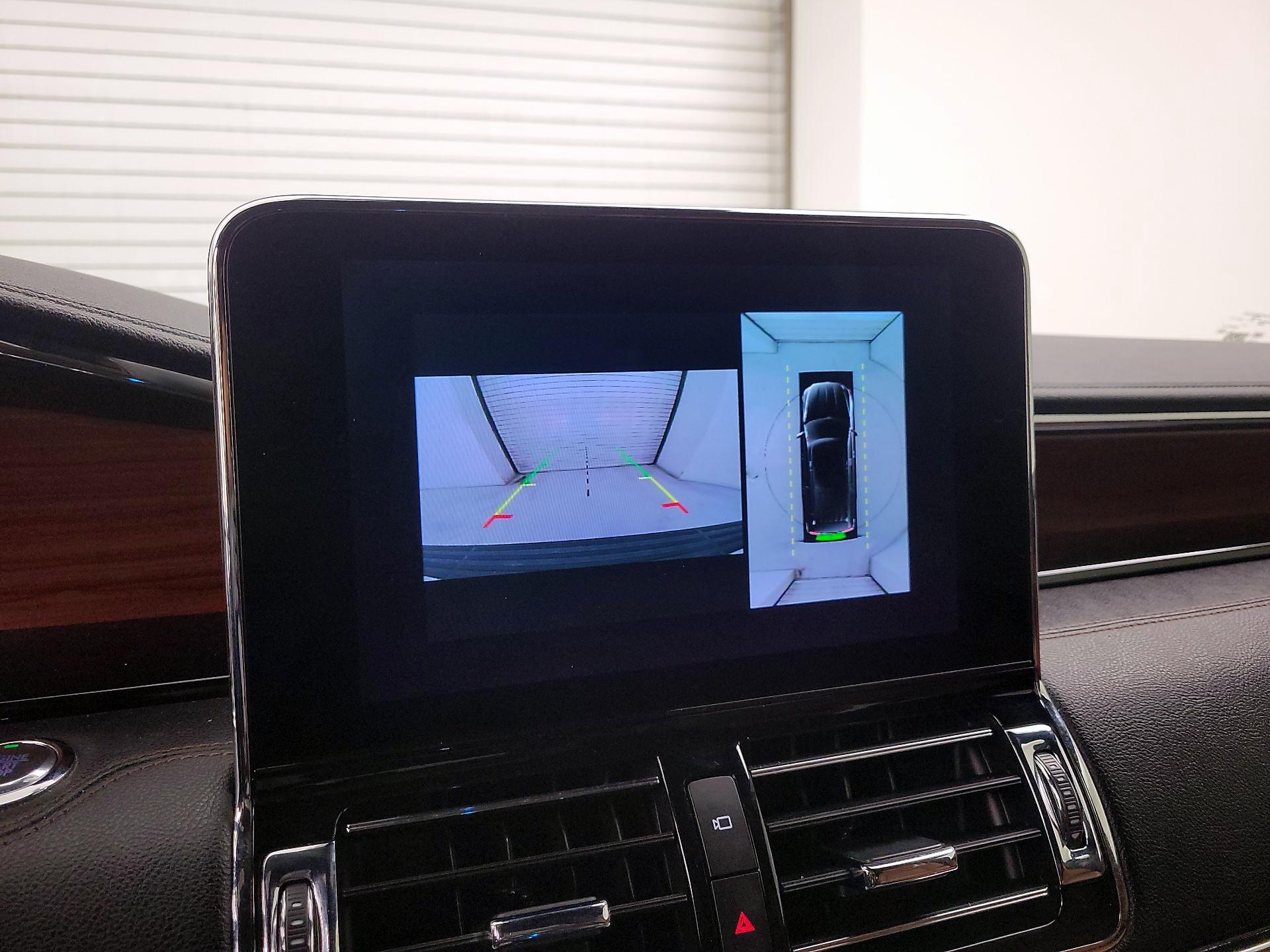 Thumbnail: 2021 Lincoln Navigator L - 13