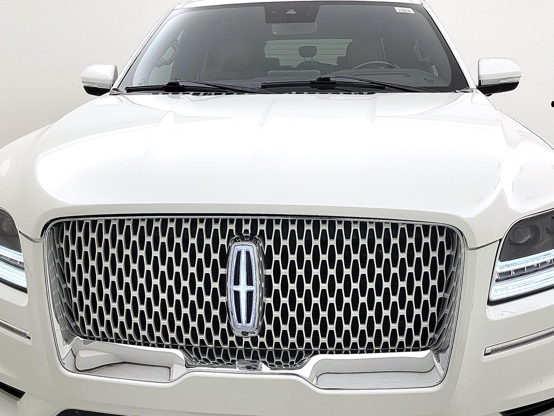 Thumbnail: 2021 Lincoln Navigator L - 2