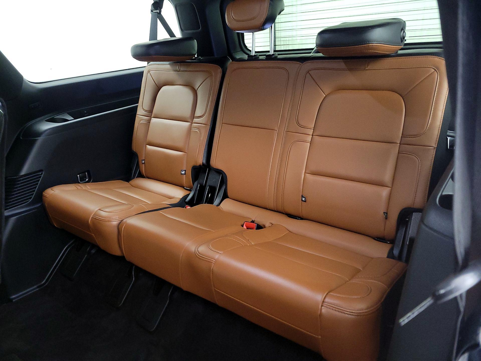 Thumbnail: 2021 Lincoln Navigator L - 20