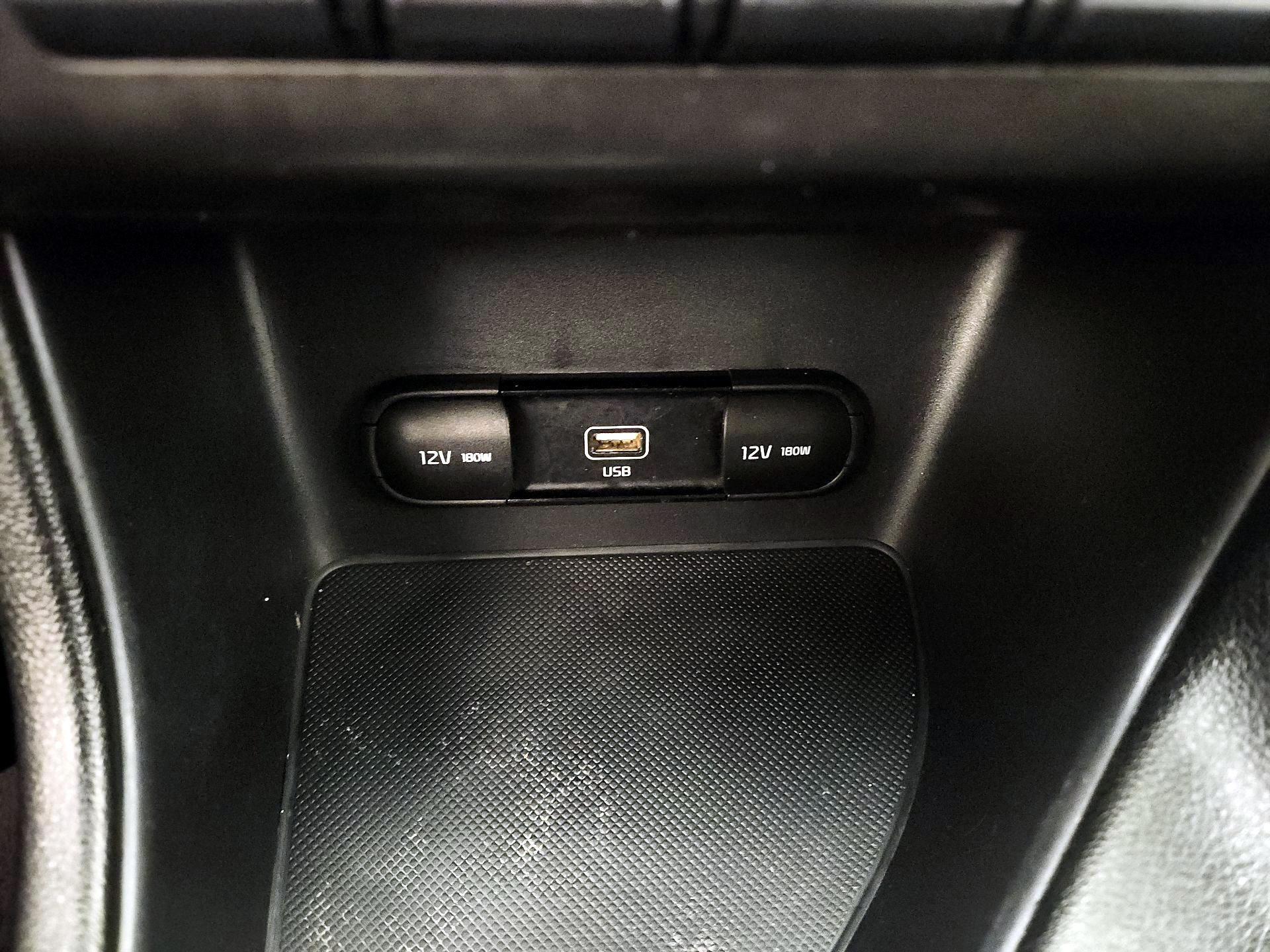 Thumbnail: 2021 Kia Sportage - 18