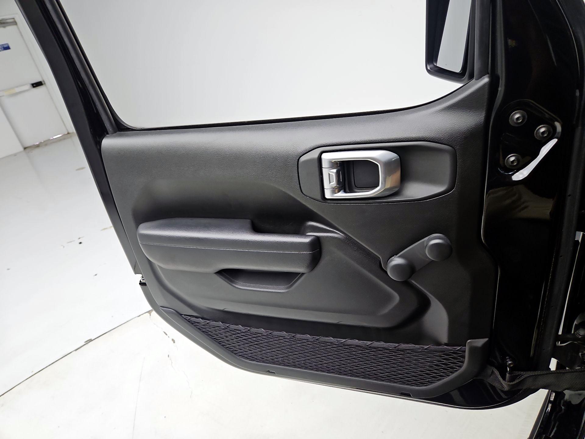 Thumbnail: 2024 Jeep Gladiator - 12