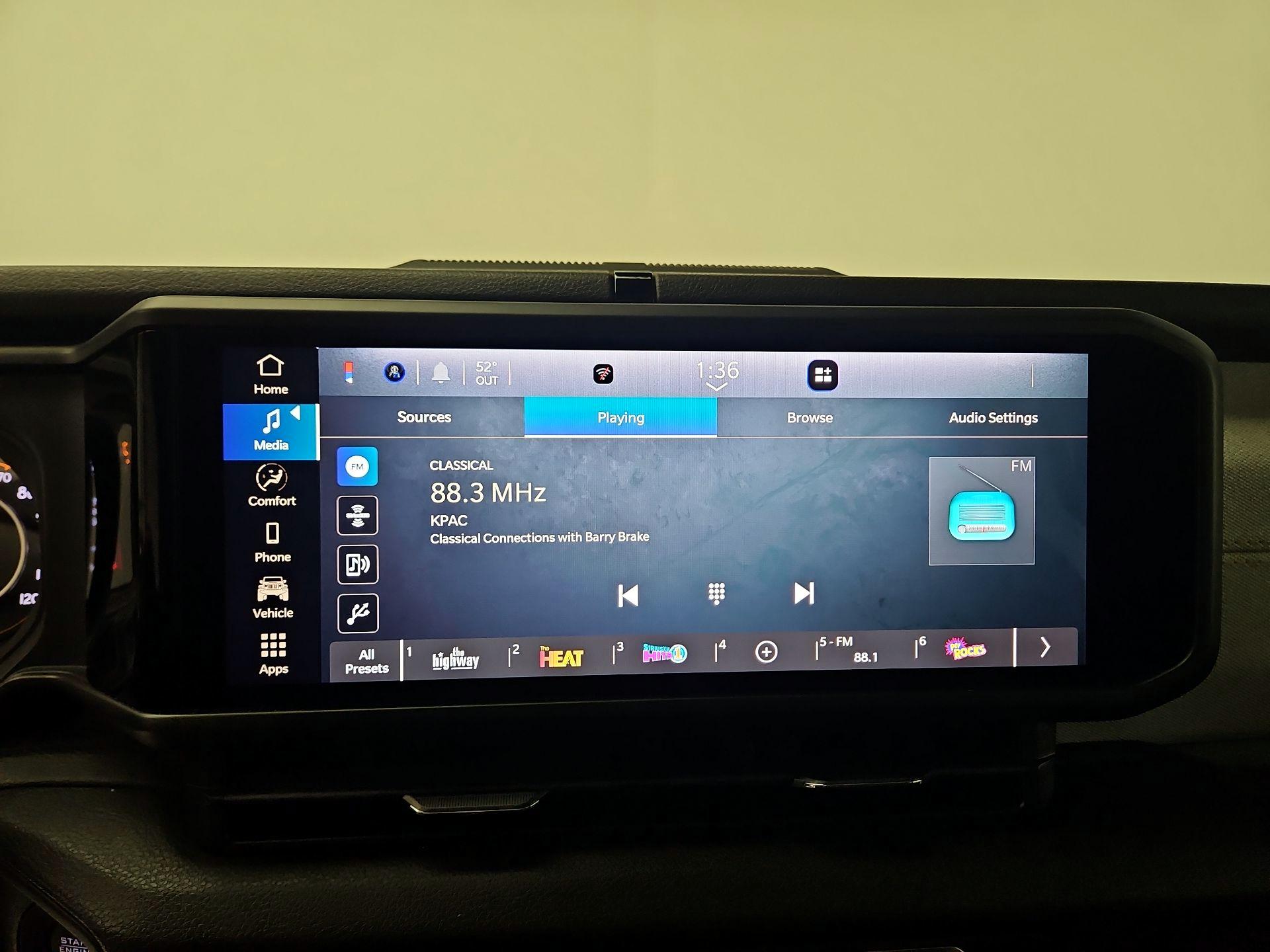 Thumbnail: 2024 Jeep Gladiator - 15