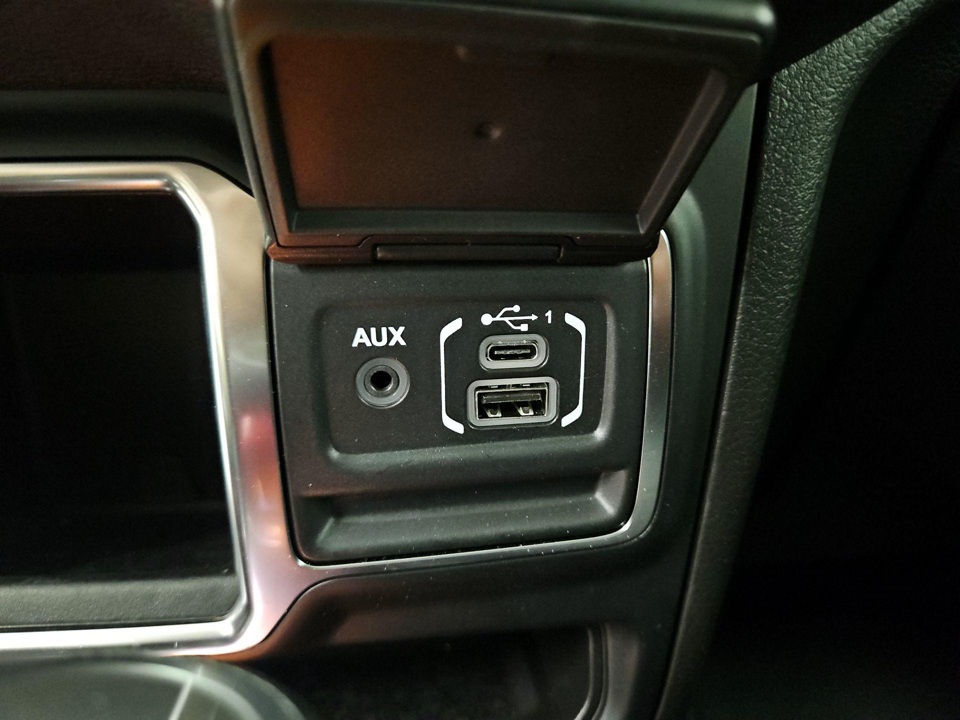 Thumbnail: 2024 Jeep Gladiator - 18