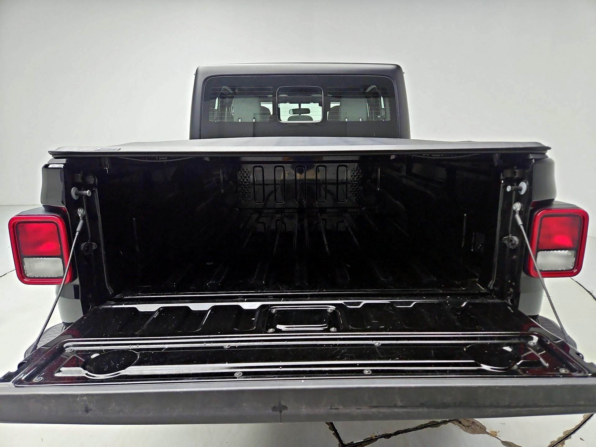 Thumbnail: 2024 Jeep Gladiator - 20