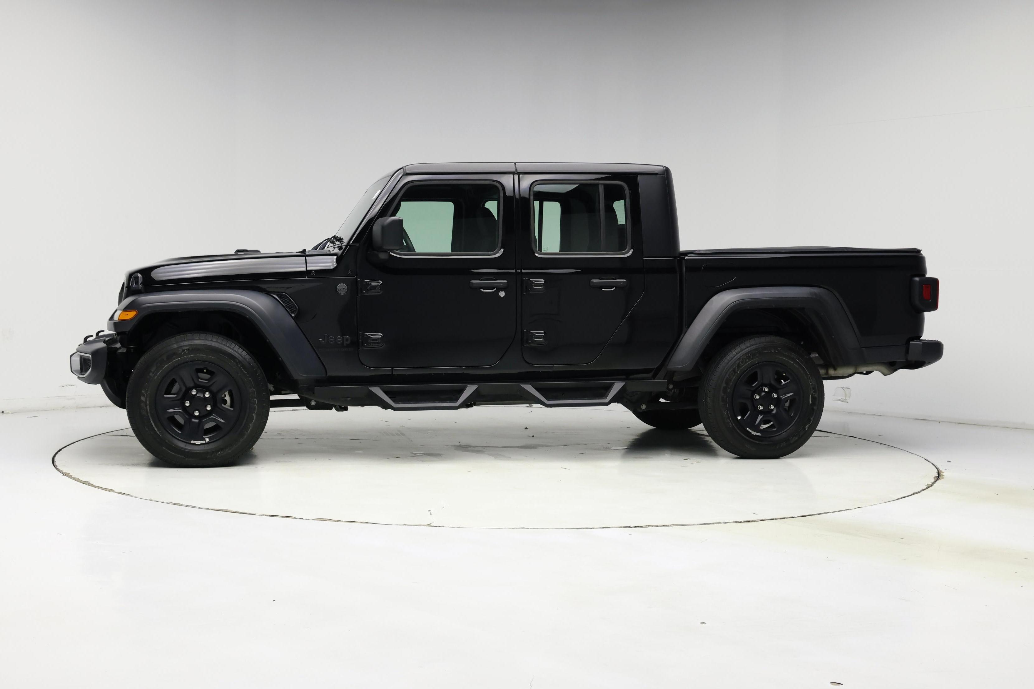 Thumbnail: 2024 Jeep Gladiator - 3