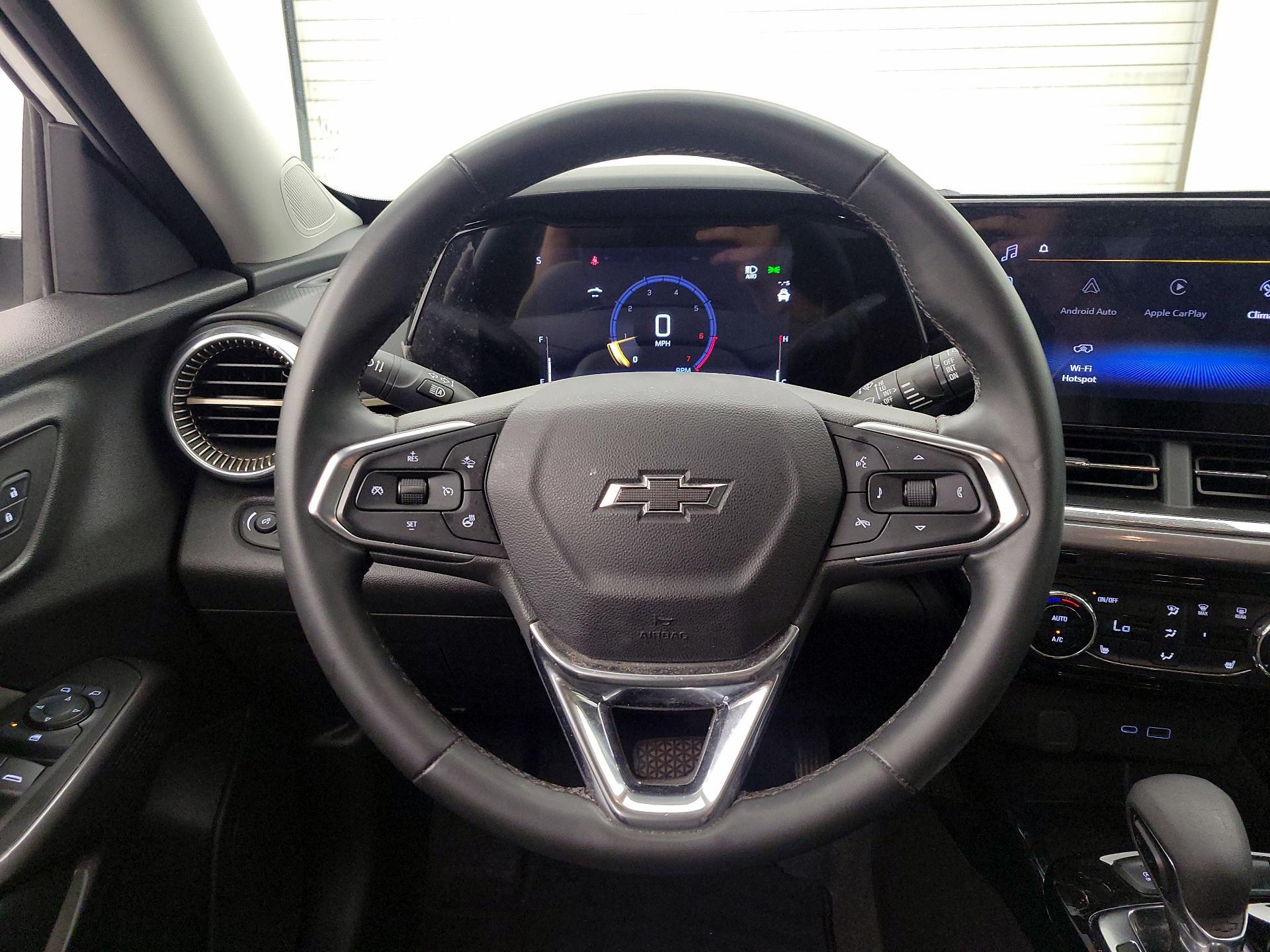 Thumbnail: 2025 Chevrolet Trax - 10