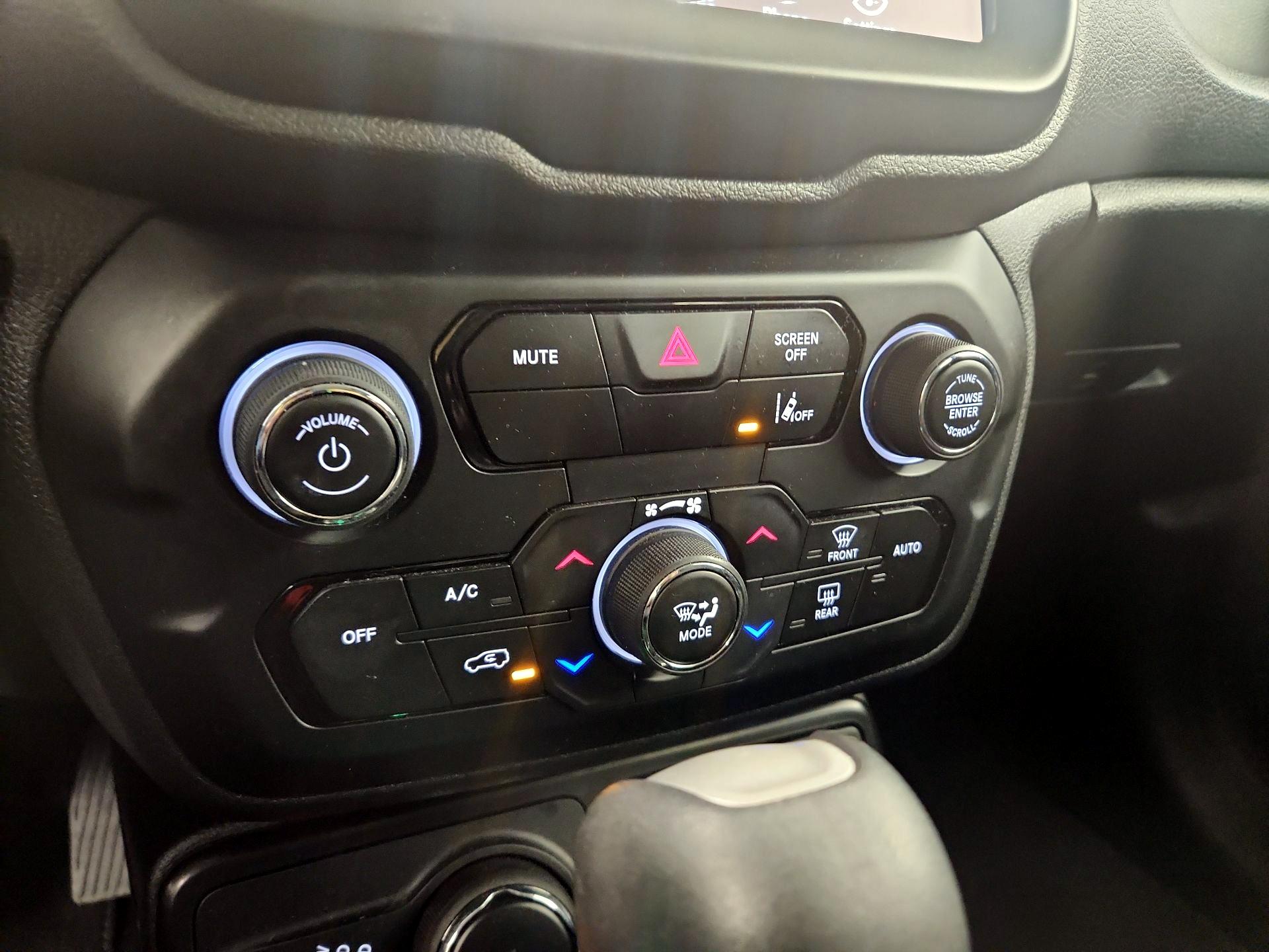 Thumbnail: 2023 Jeep Renegade - 16