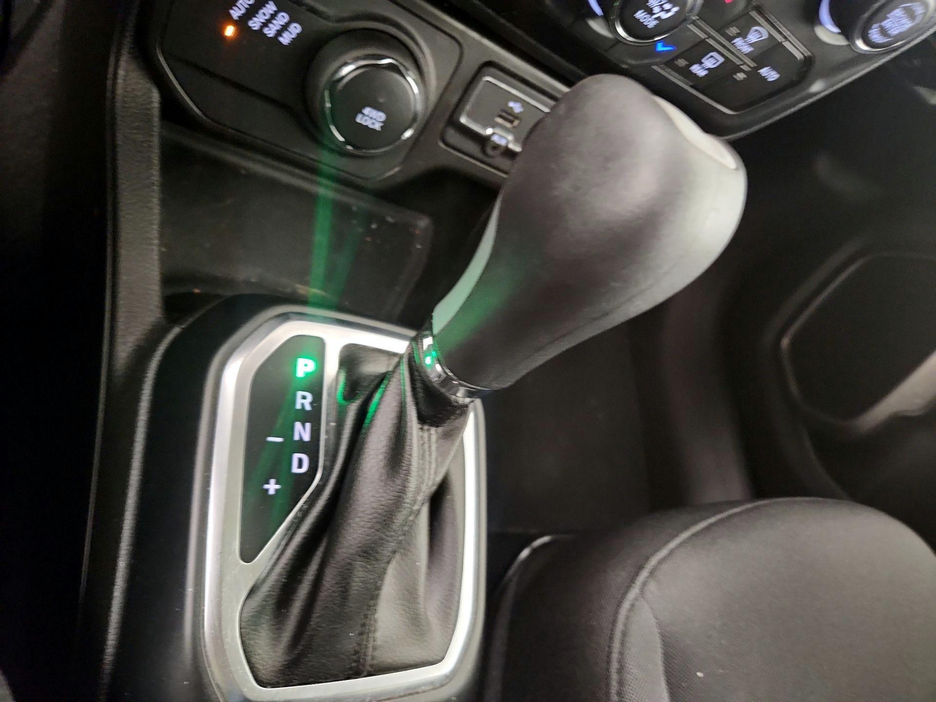 Thumbnail: 2023 Jeep Renegade - 17