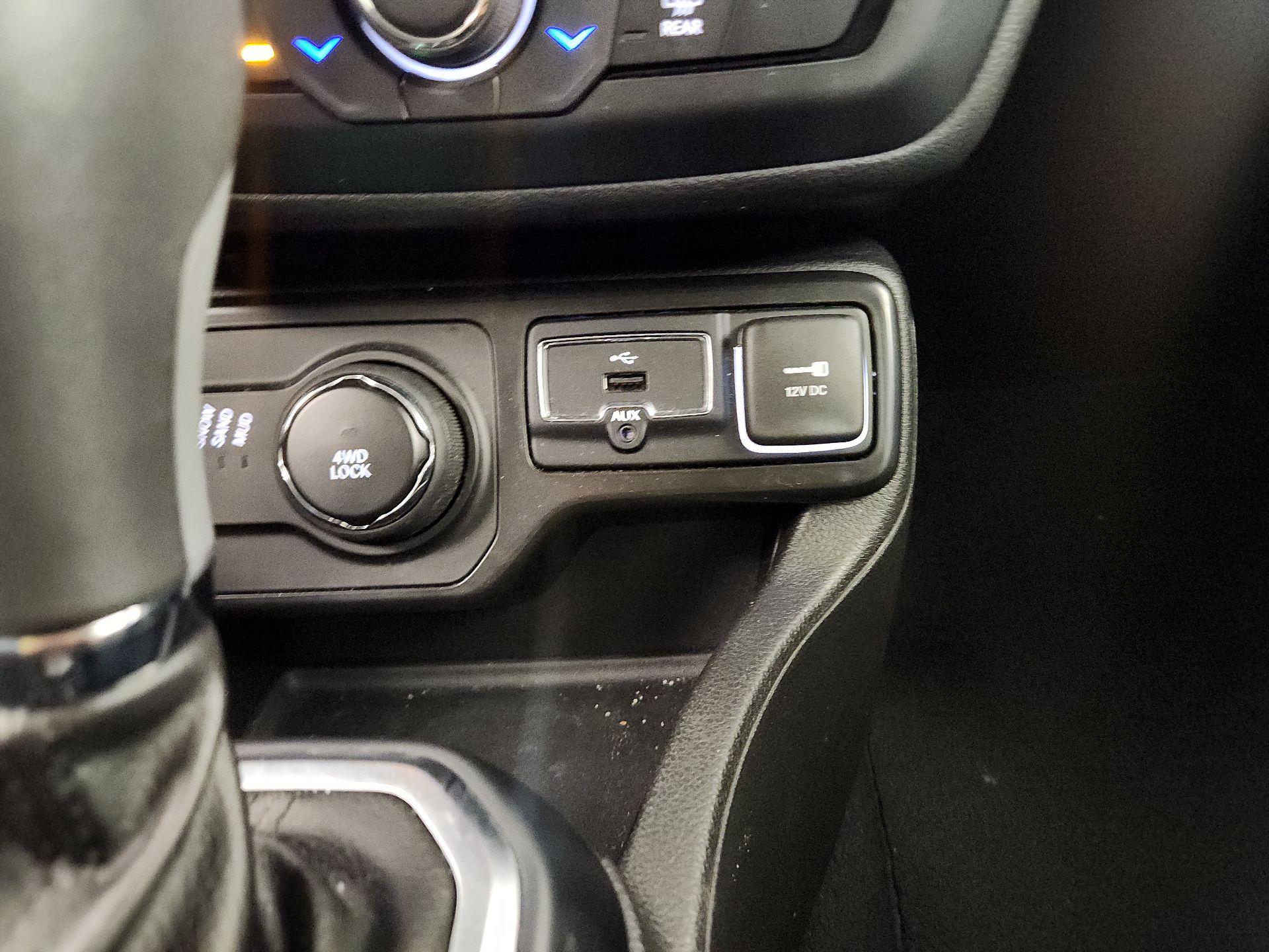 Thumbnail: 2023 Jeep Renegade - 18