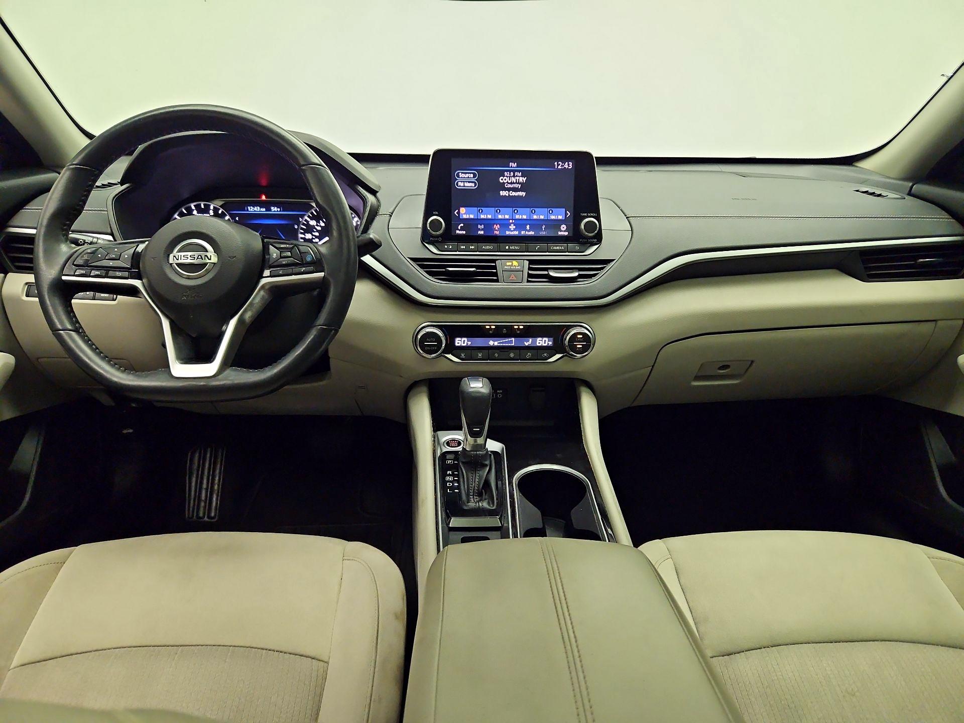 Thumbnail: 2020 Nissan Altima - 9