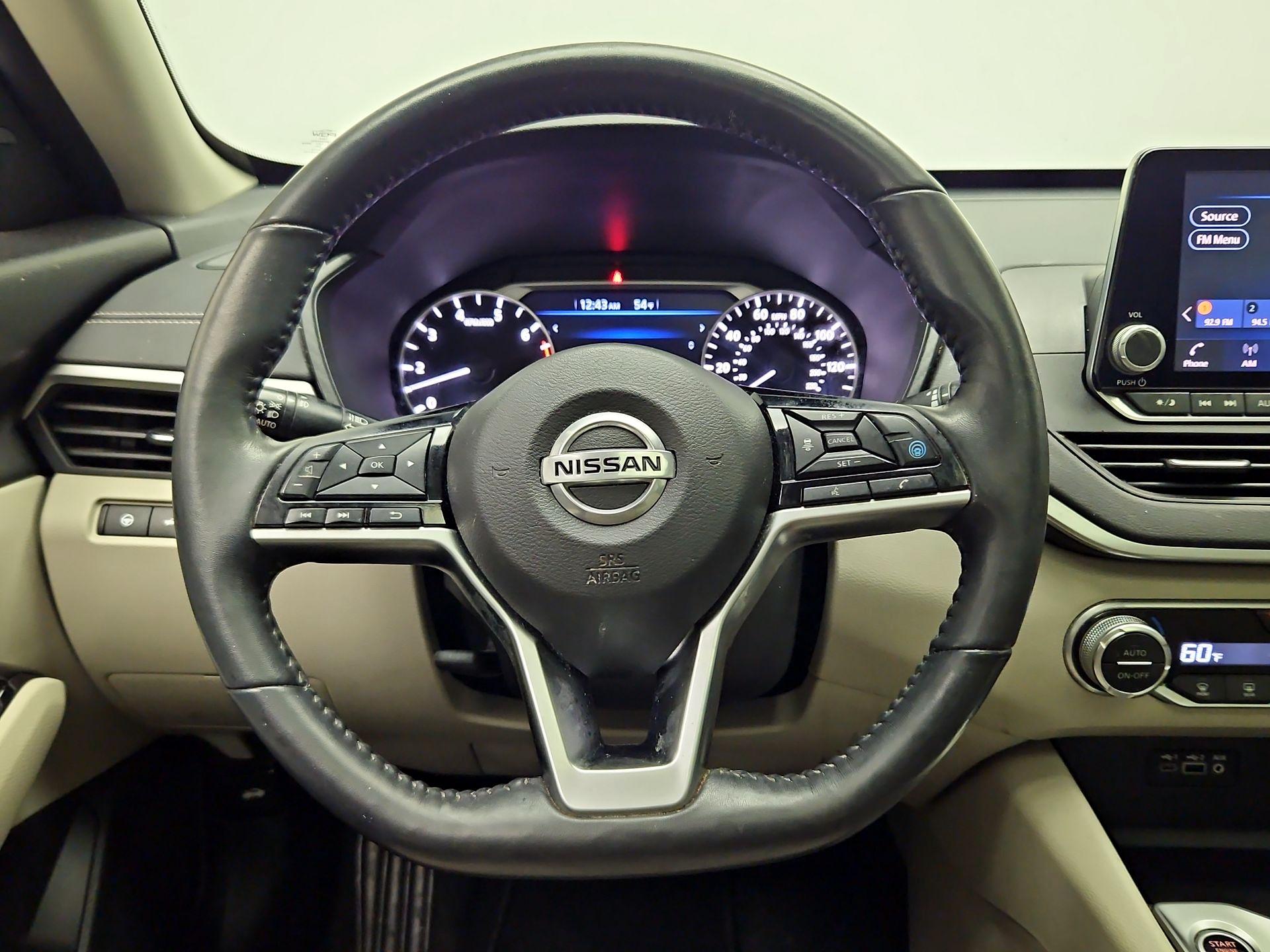 Thumbnail: 2020 Nissan Altima - 10