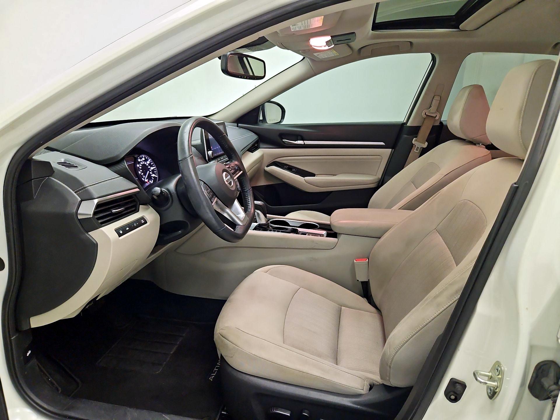 Thumbnail: 2020 Nissan Altima - 11