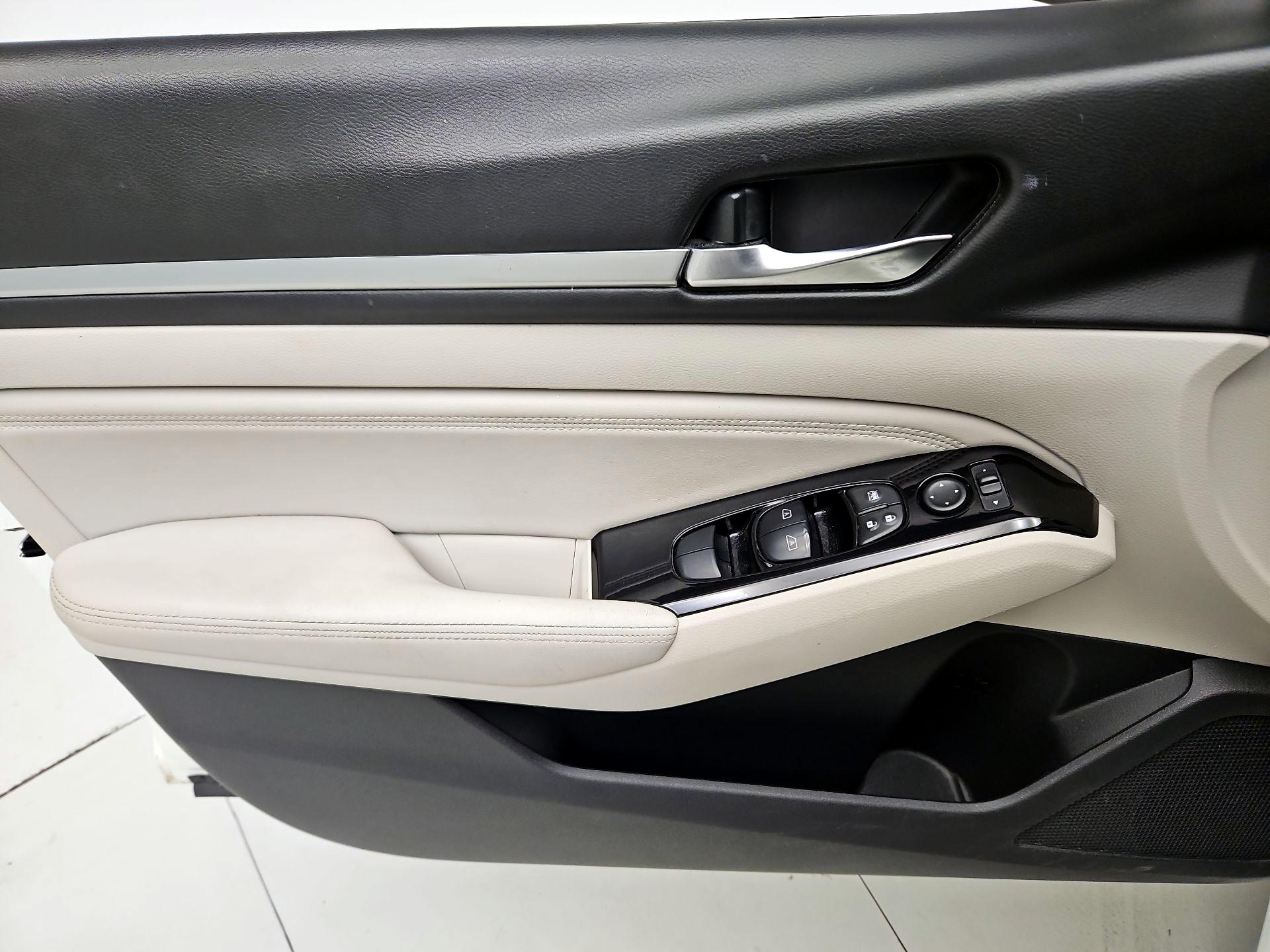 Thumbnail: 2020 Nissan Altima - 12