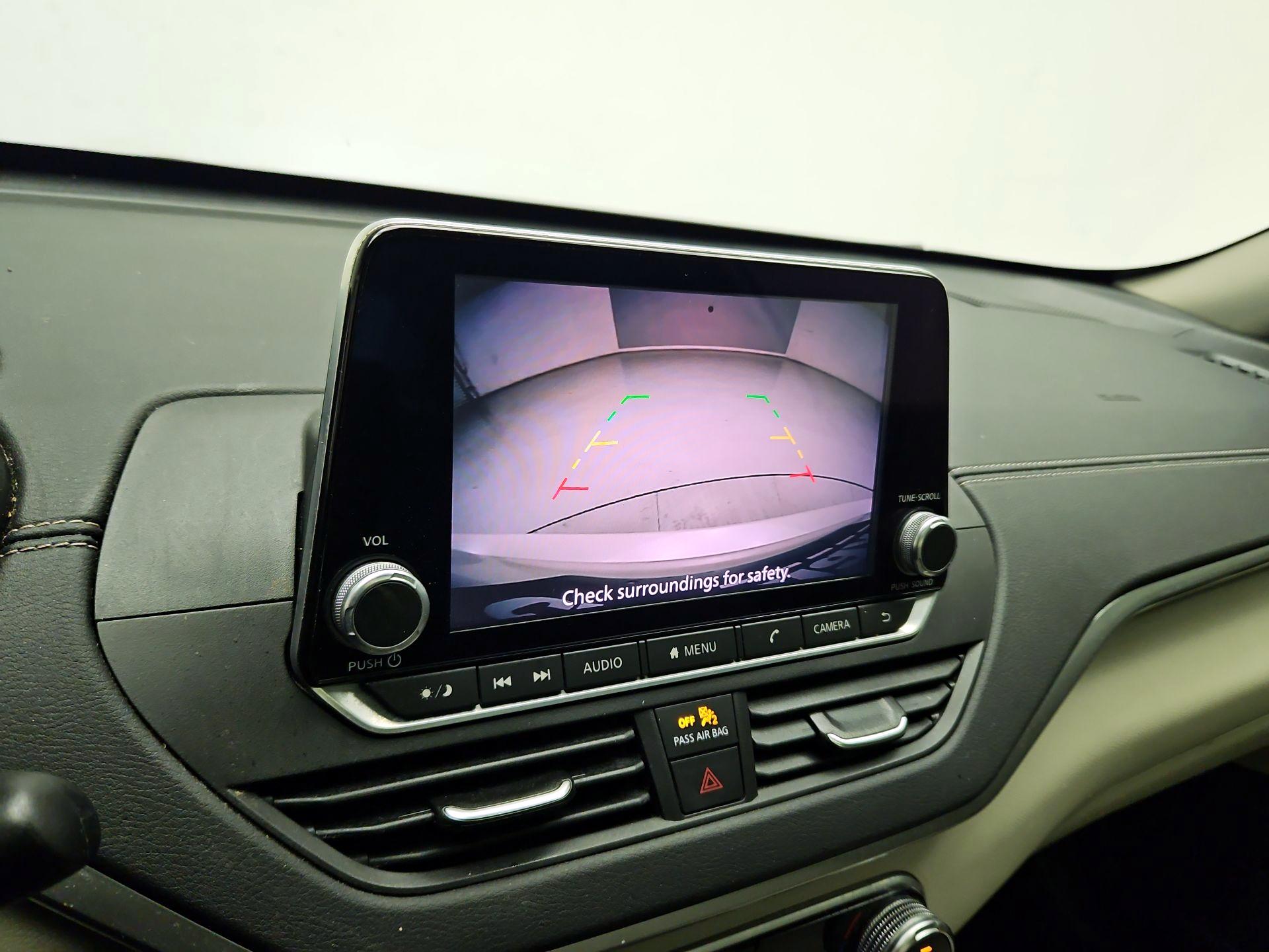 Thumbnail: 2020 Nissan Altima - 14