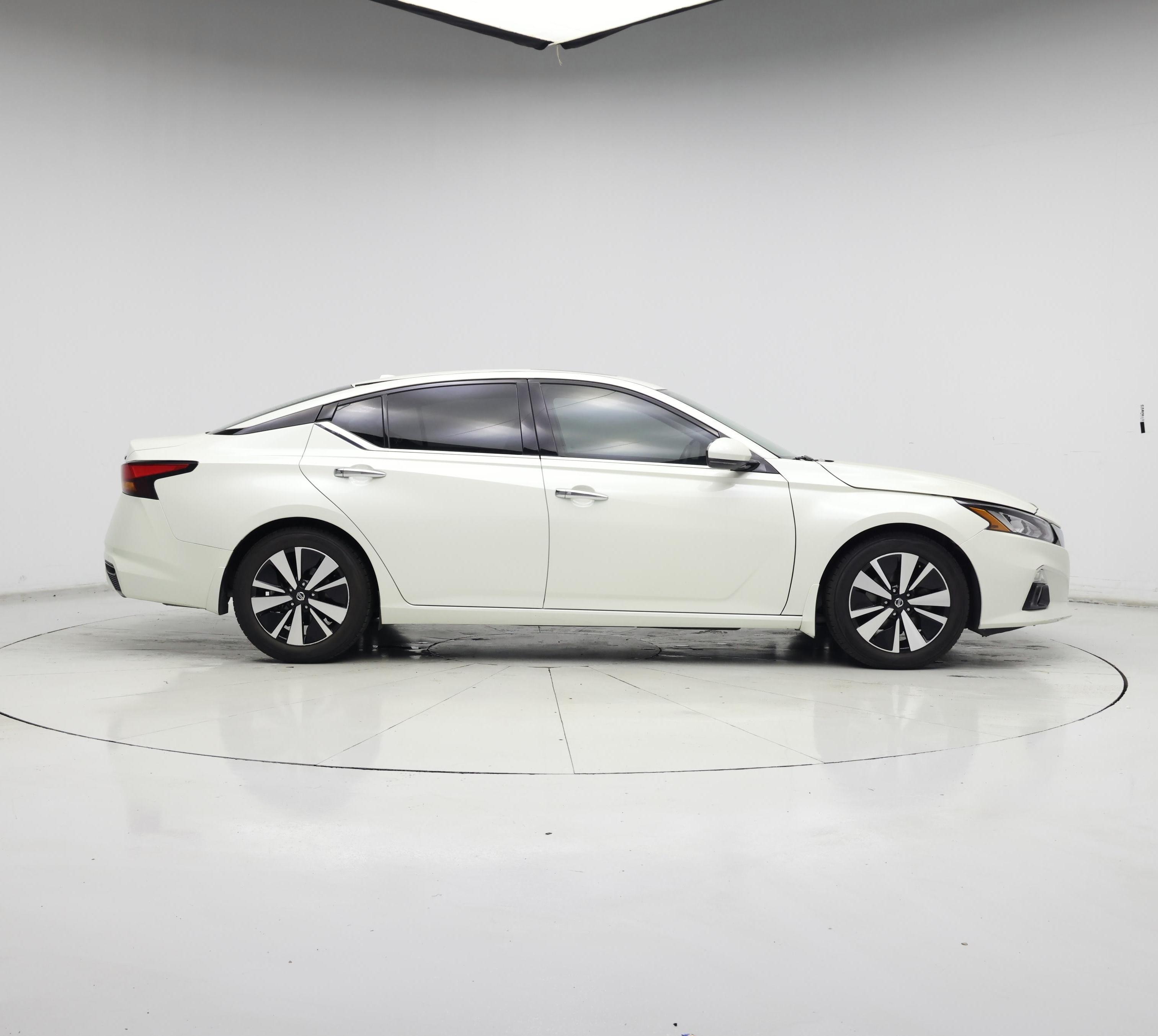 Thumbnail: 2020 Nissan Altima - 7