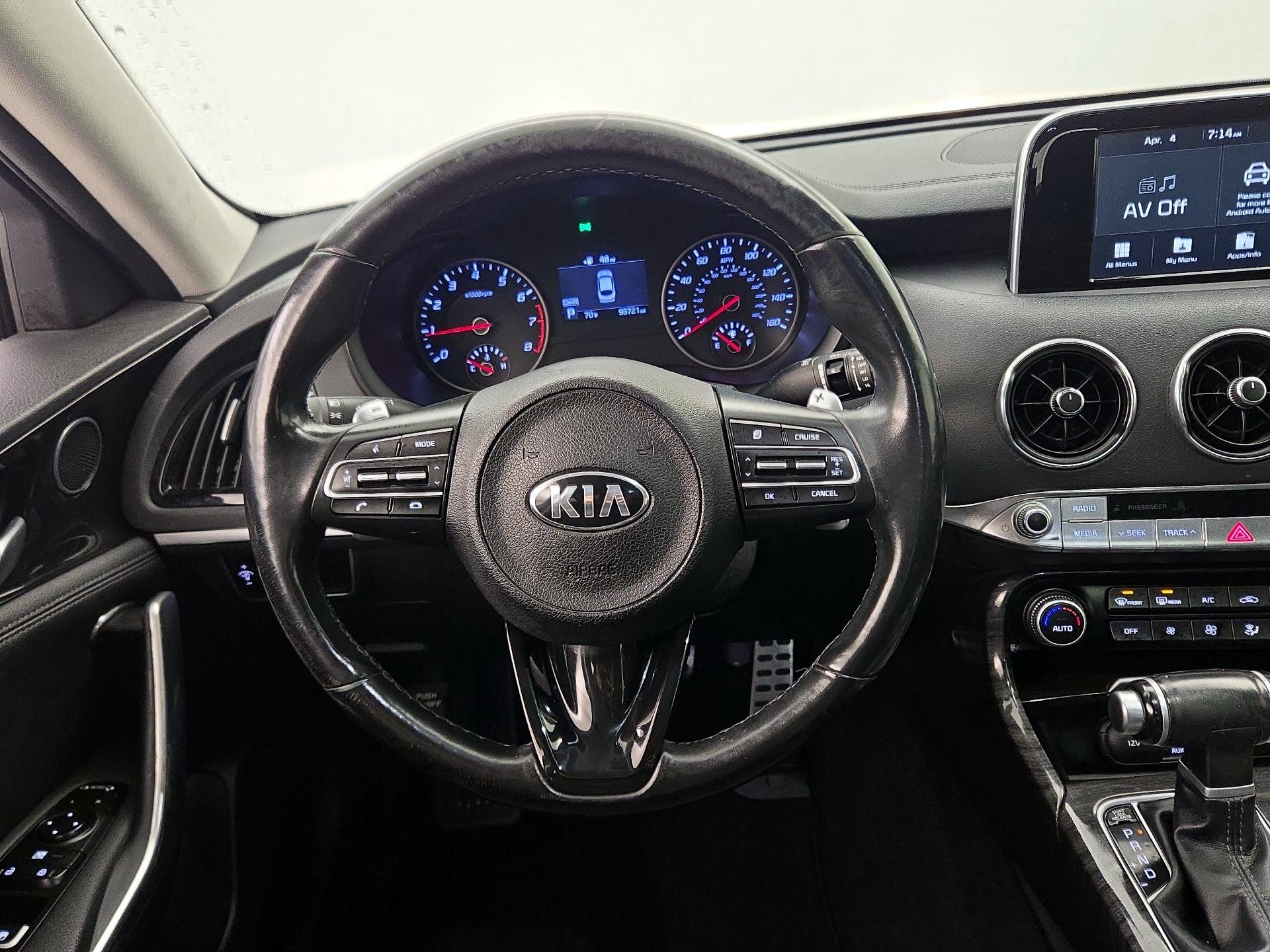 Thumbnail: 2018 Kia Stinger - 10