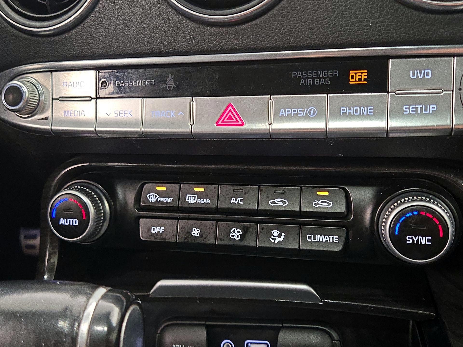 Thumbnail: 2018 Kia Stinger - 16