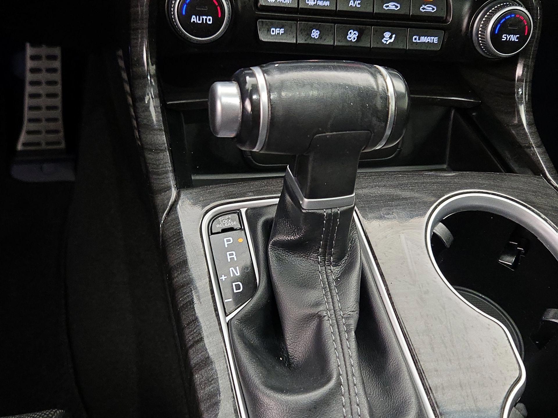 Thumbnail: 2018 Kia Stinger - 17