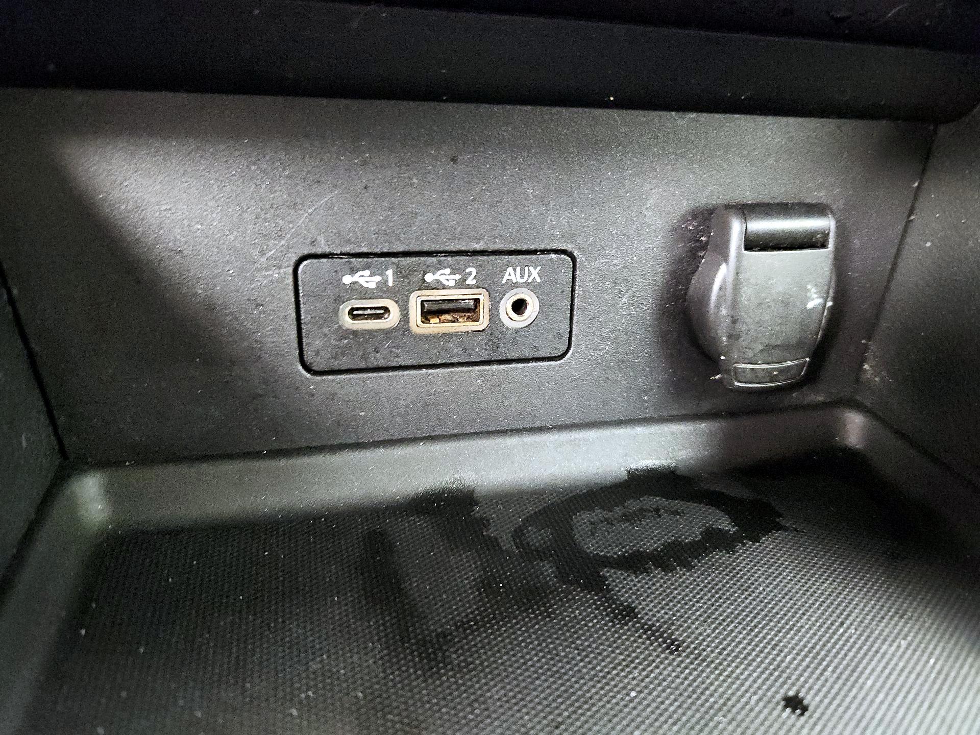 Thumbnail: 2021 Nissan Sentra - 18