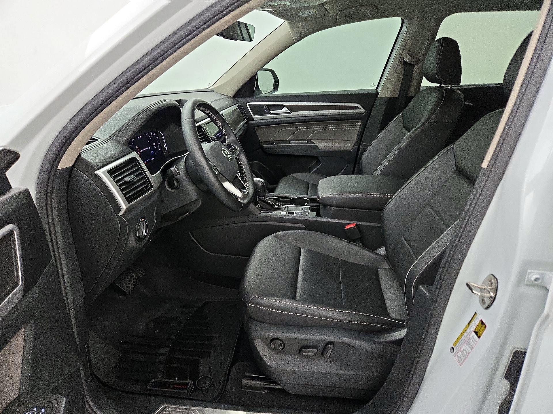 Thumbnail: 2023 Volkswagen Atlas - 11