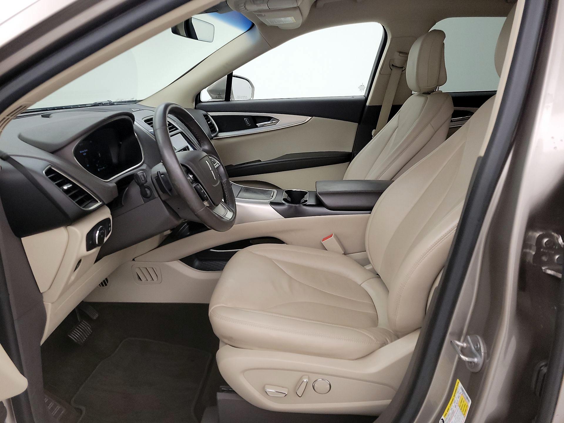 Thumbnail: 2020 Lincoln Nautilus - 11