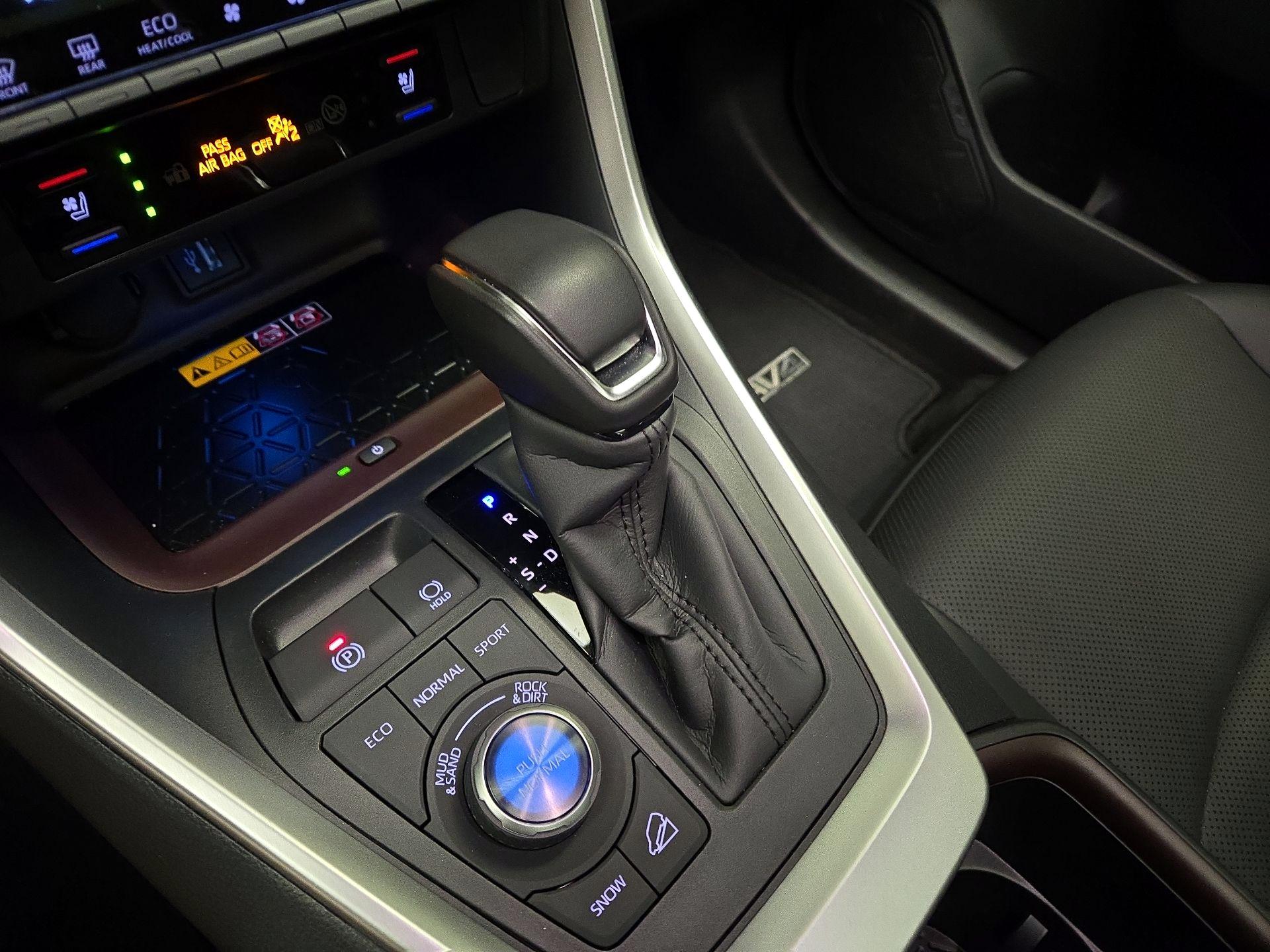 Thumbnail: 2025 Toyota RAV4 - 17