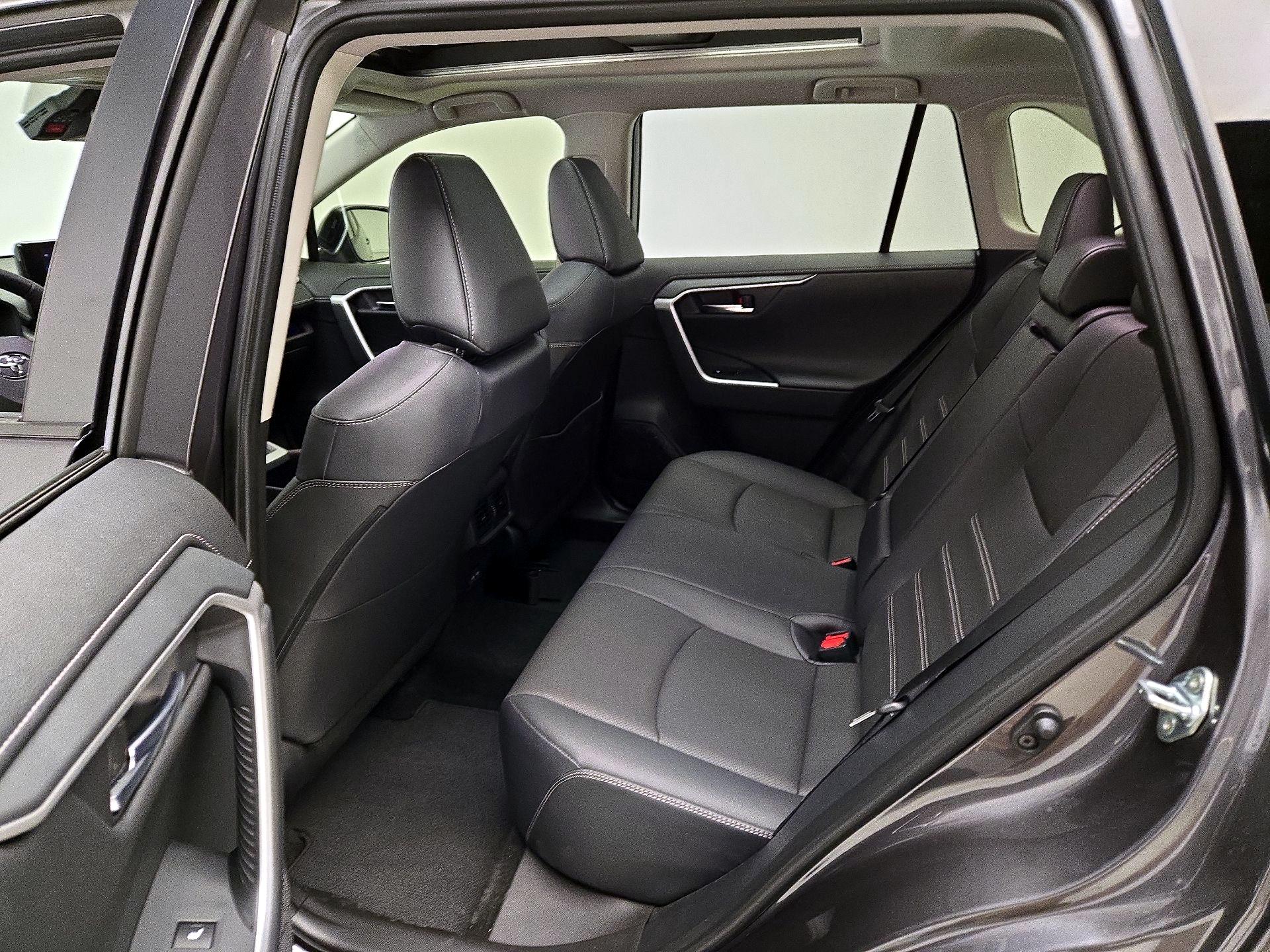 Thumbnail: 2025 Toyota RAV4 - 20