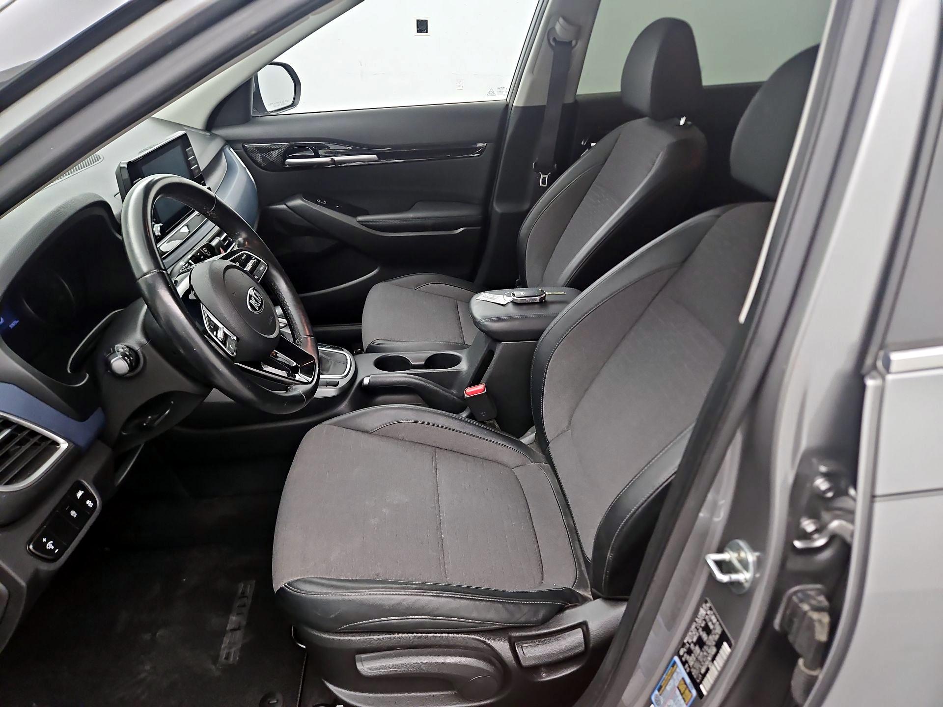 Thumbnail: 2021 Kia Seltos - 9