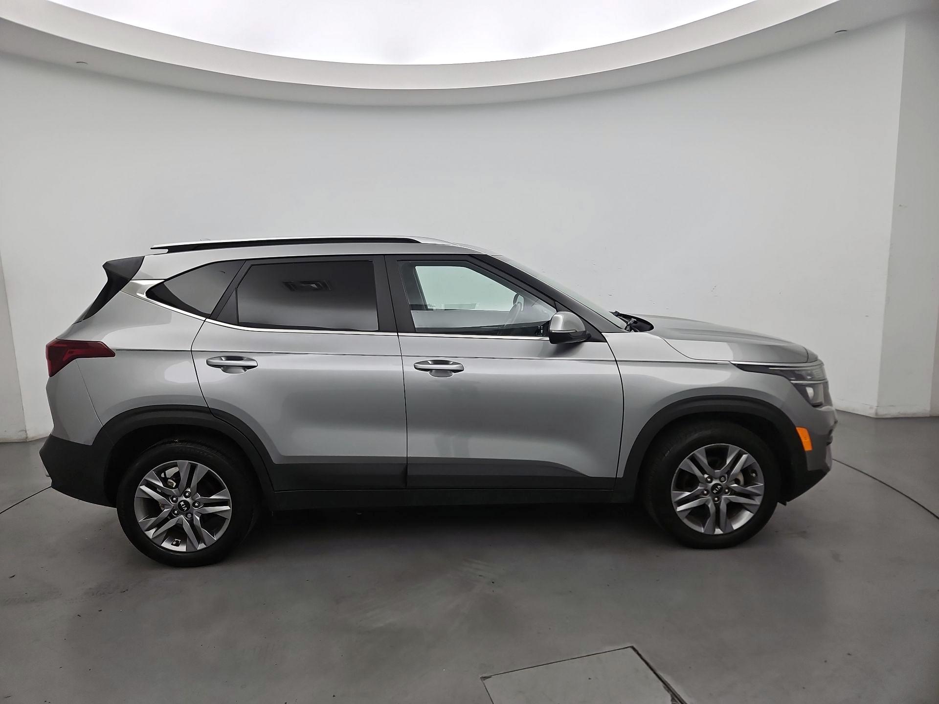 Thumbnail: 2021 Kia Seltos - 4