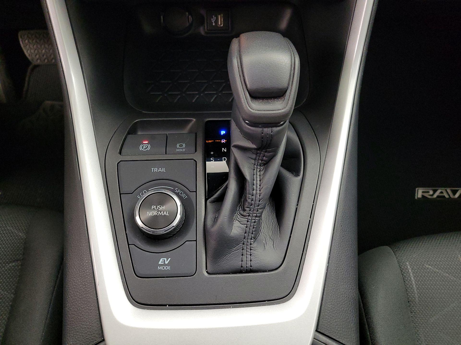 Thumbnail: 2024 Toyota RAV4 - 17