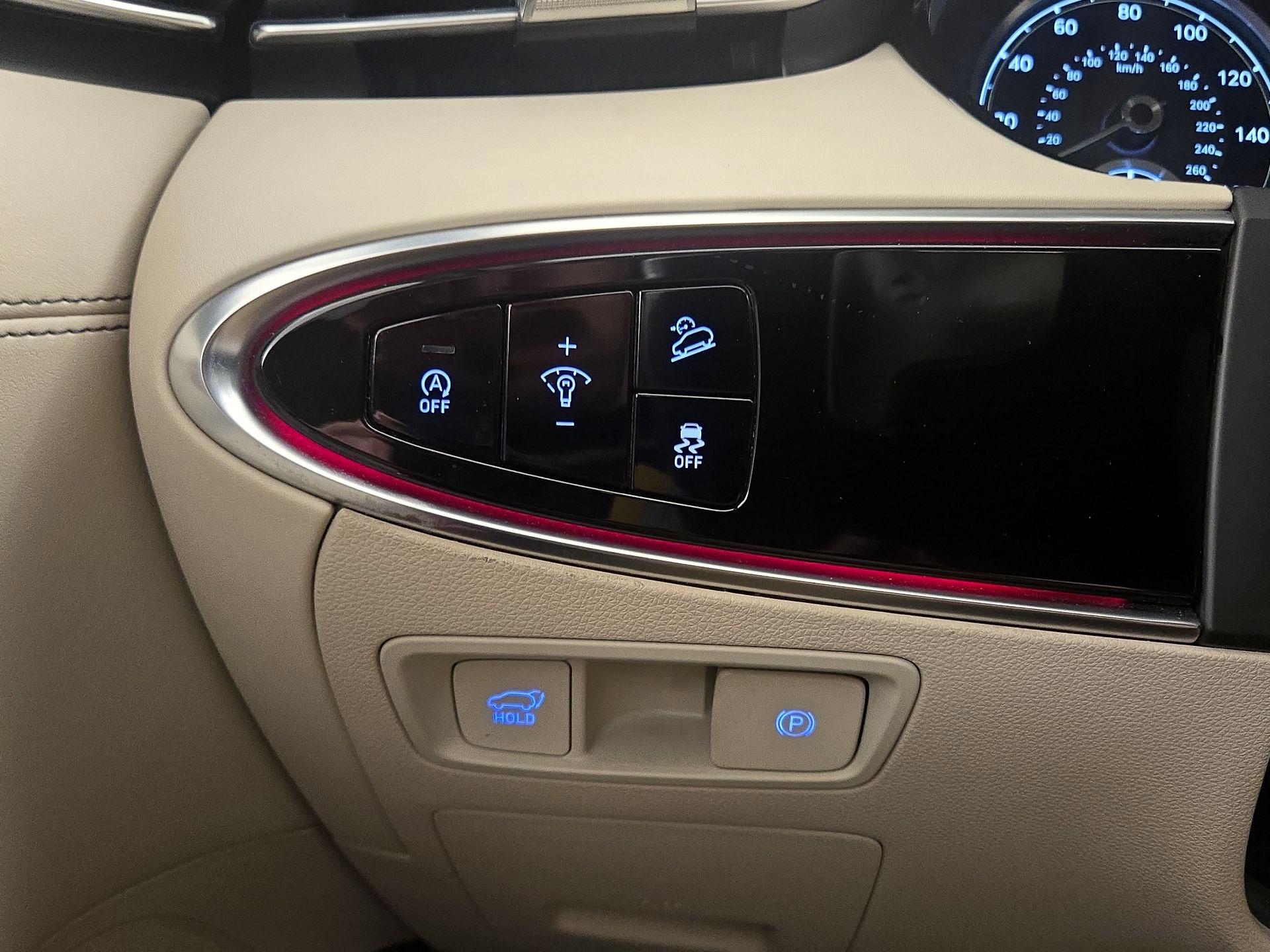 Thumbnail: 2022 Genesis GV70 - 13