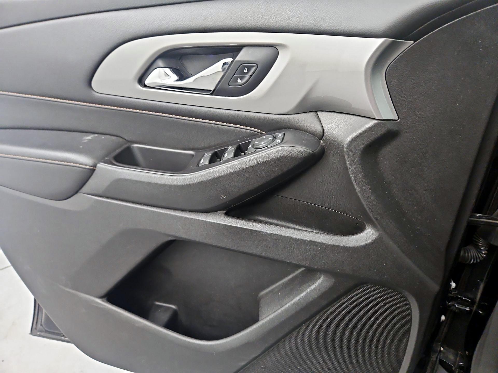 Thumbnail: 2019 Chevrolet Traverse - 12