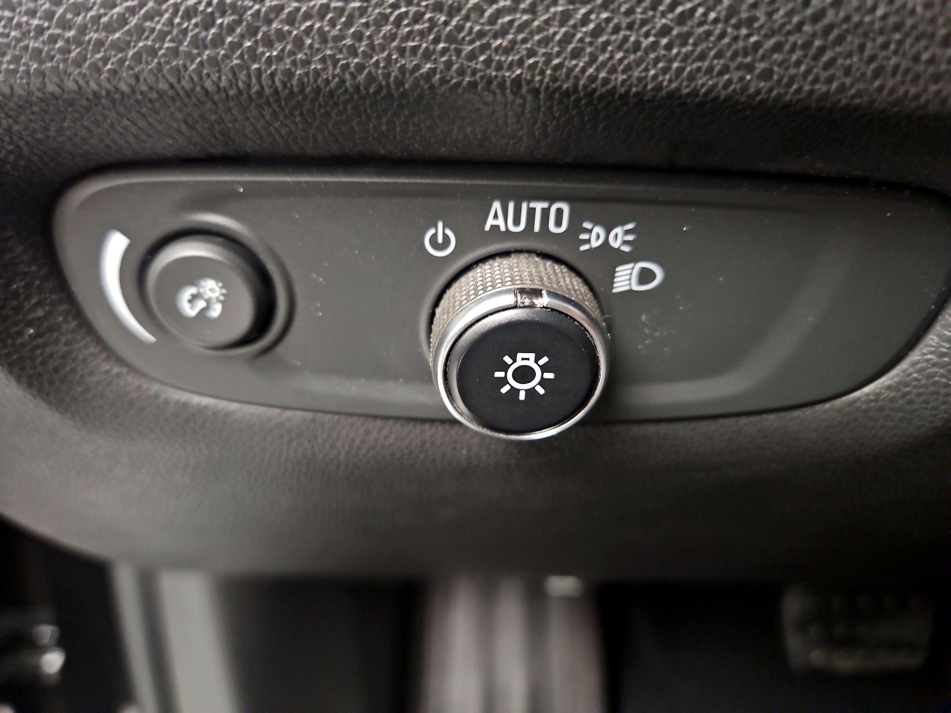 Thumbnail: 2019 Chevrolet Traverse - 13