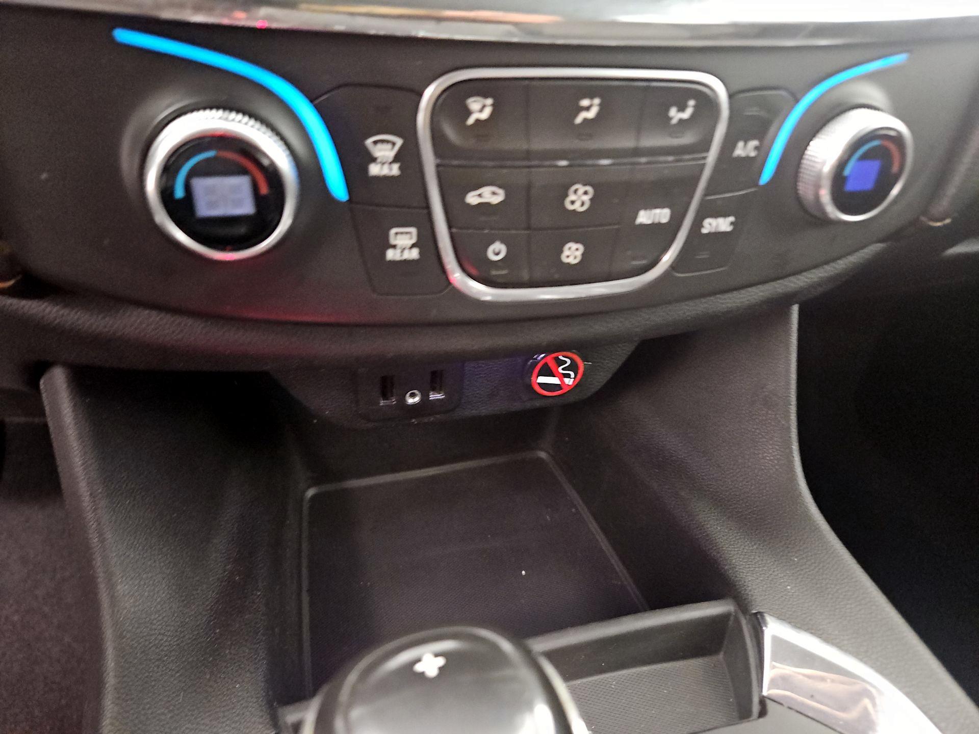 Thumbnail: 2019 Chevrolet Traverse - 16