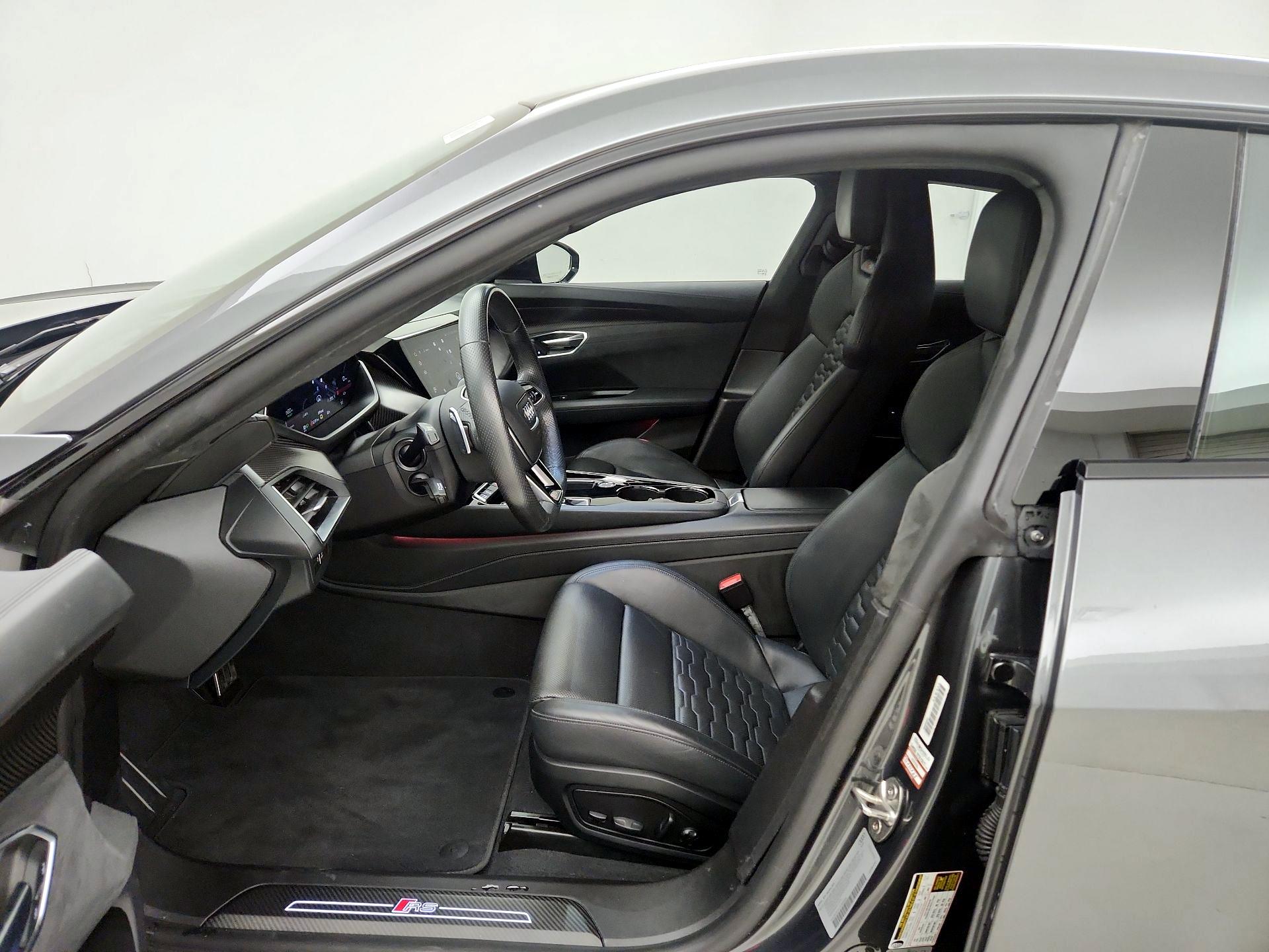 Thumbnail: 2023 Audi RS e-tron GT - 11