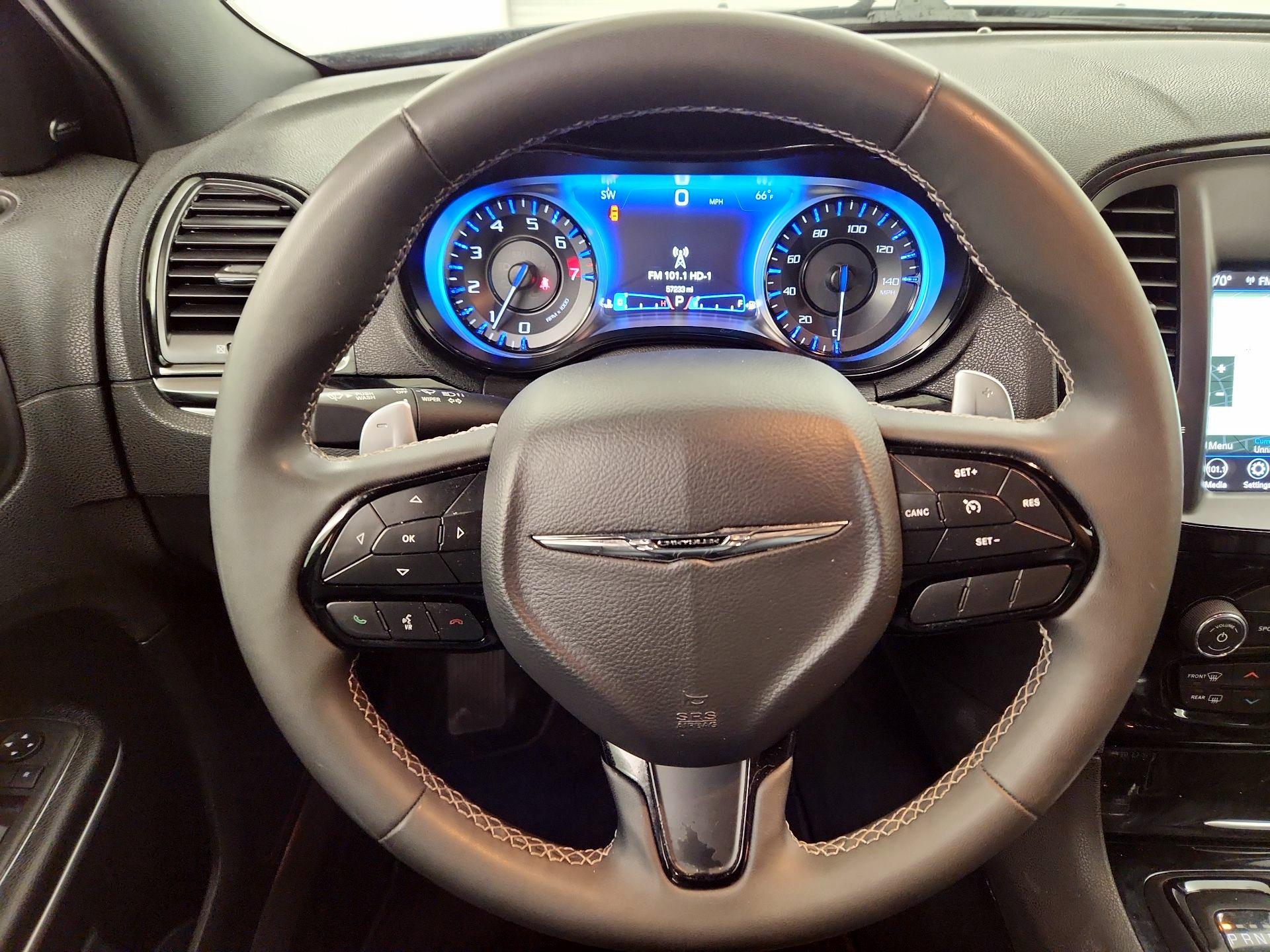 Thumbnail: 2023 Chrysler 300 - 10