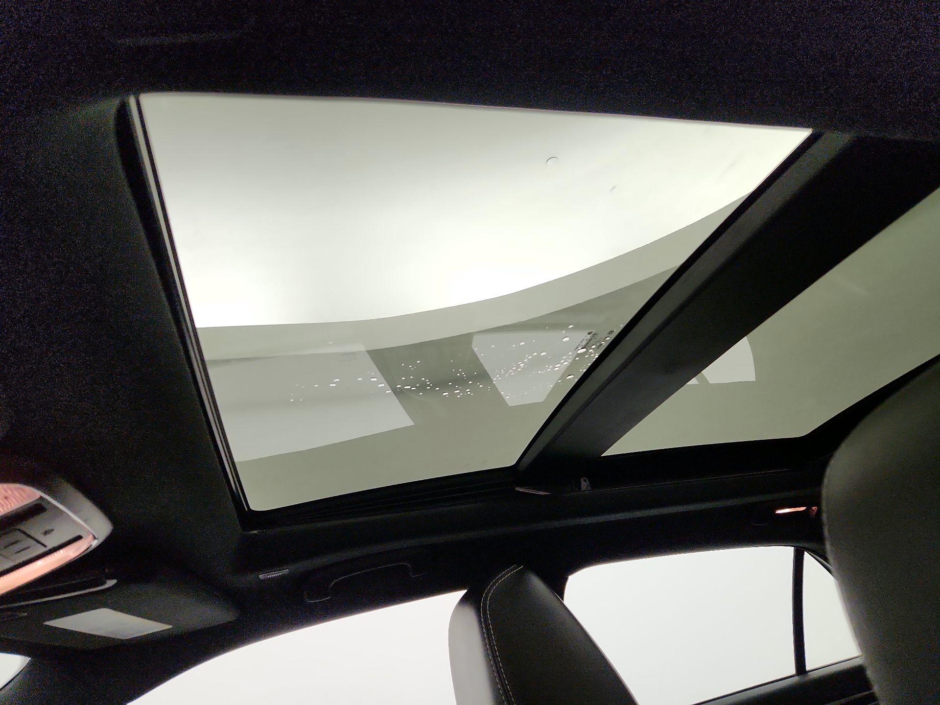 Thumbnail: 2023 Chrysler 300 - 20