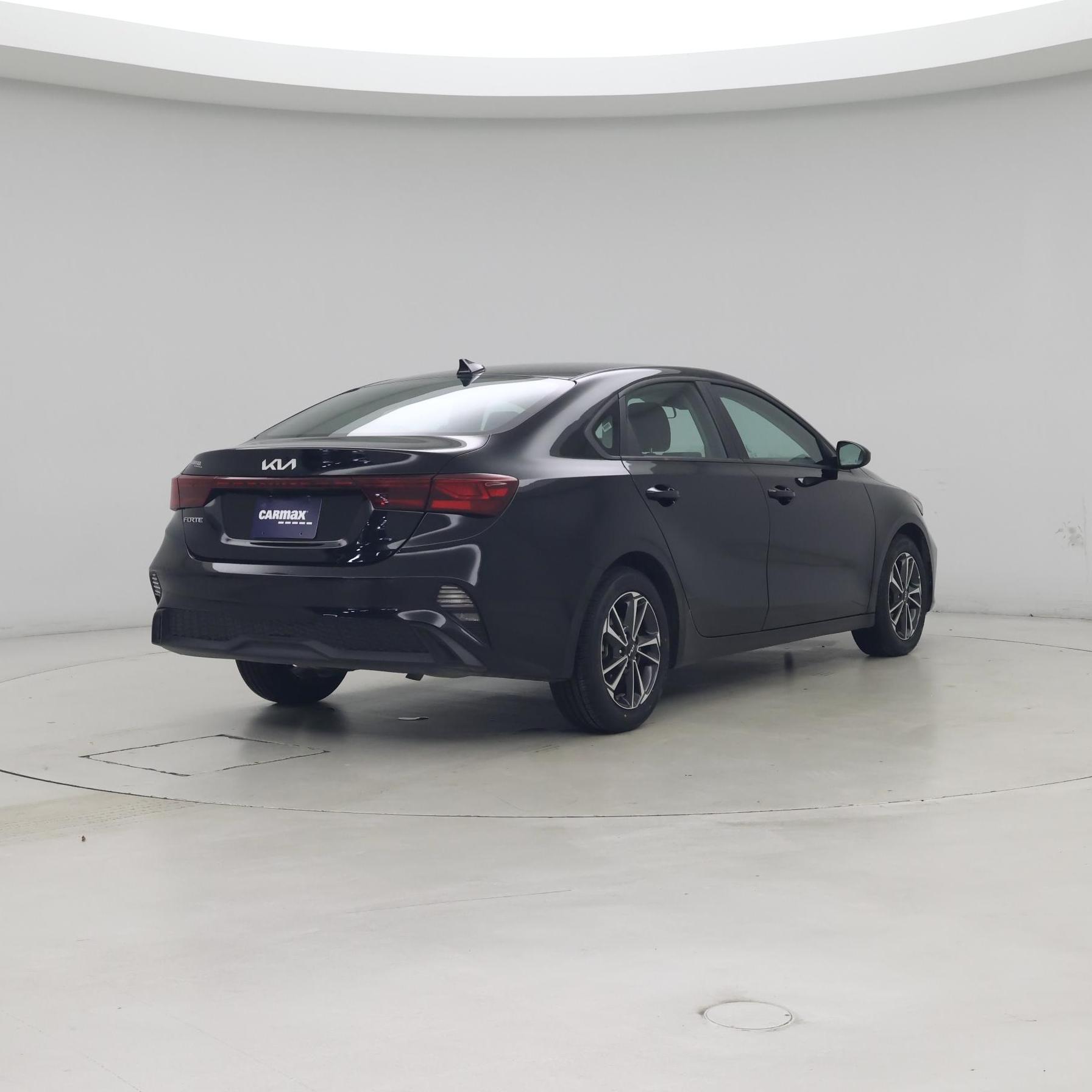 Thumbnail: 2024 Kia Forte - 8