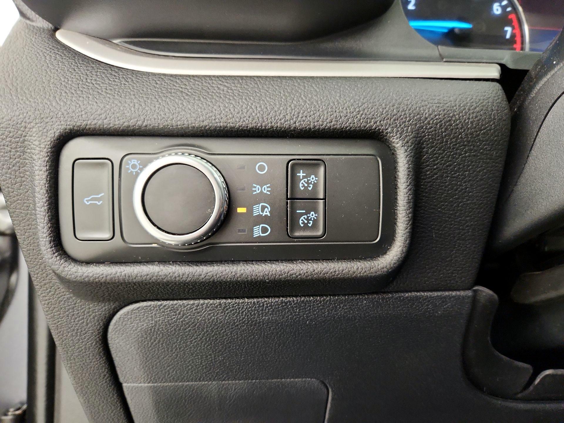 Thumbnail: 2021 Ford Explorer - 13