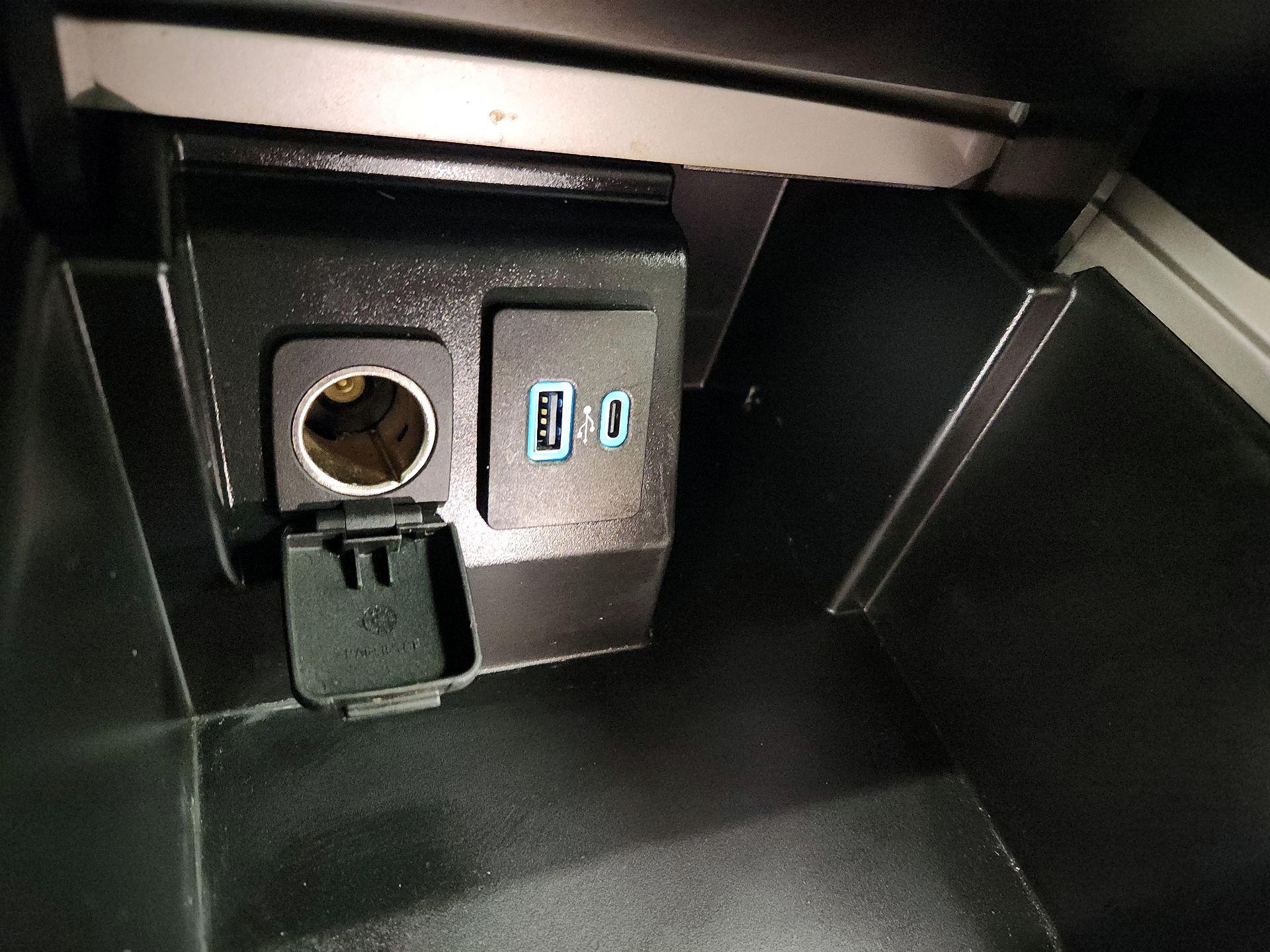 Thumbnail: 2021 Ford Explorer - 18