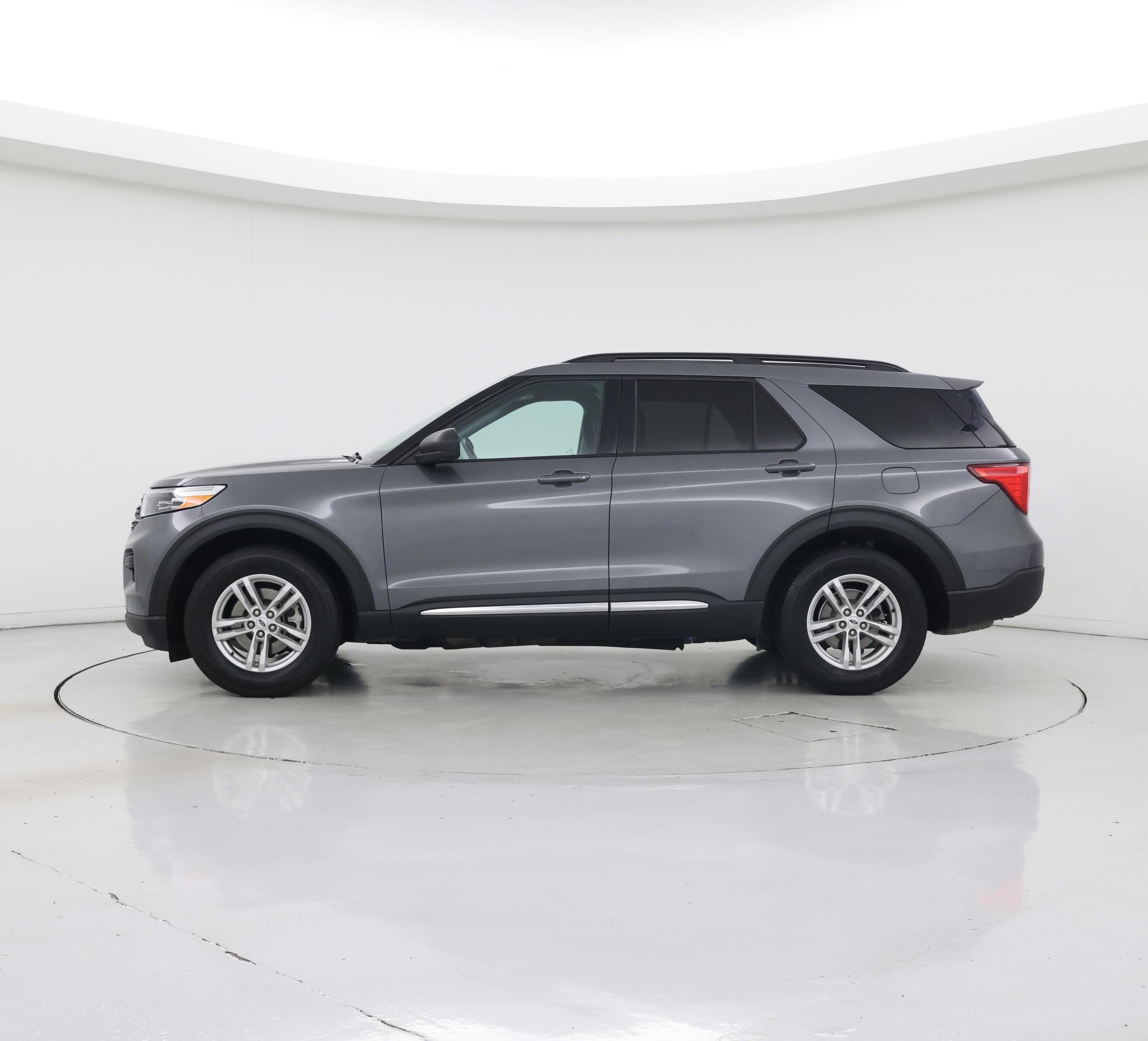 Thumbnail: 2021 Ford Explorer - 3