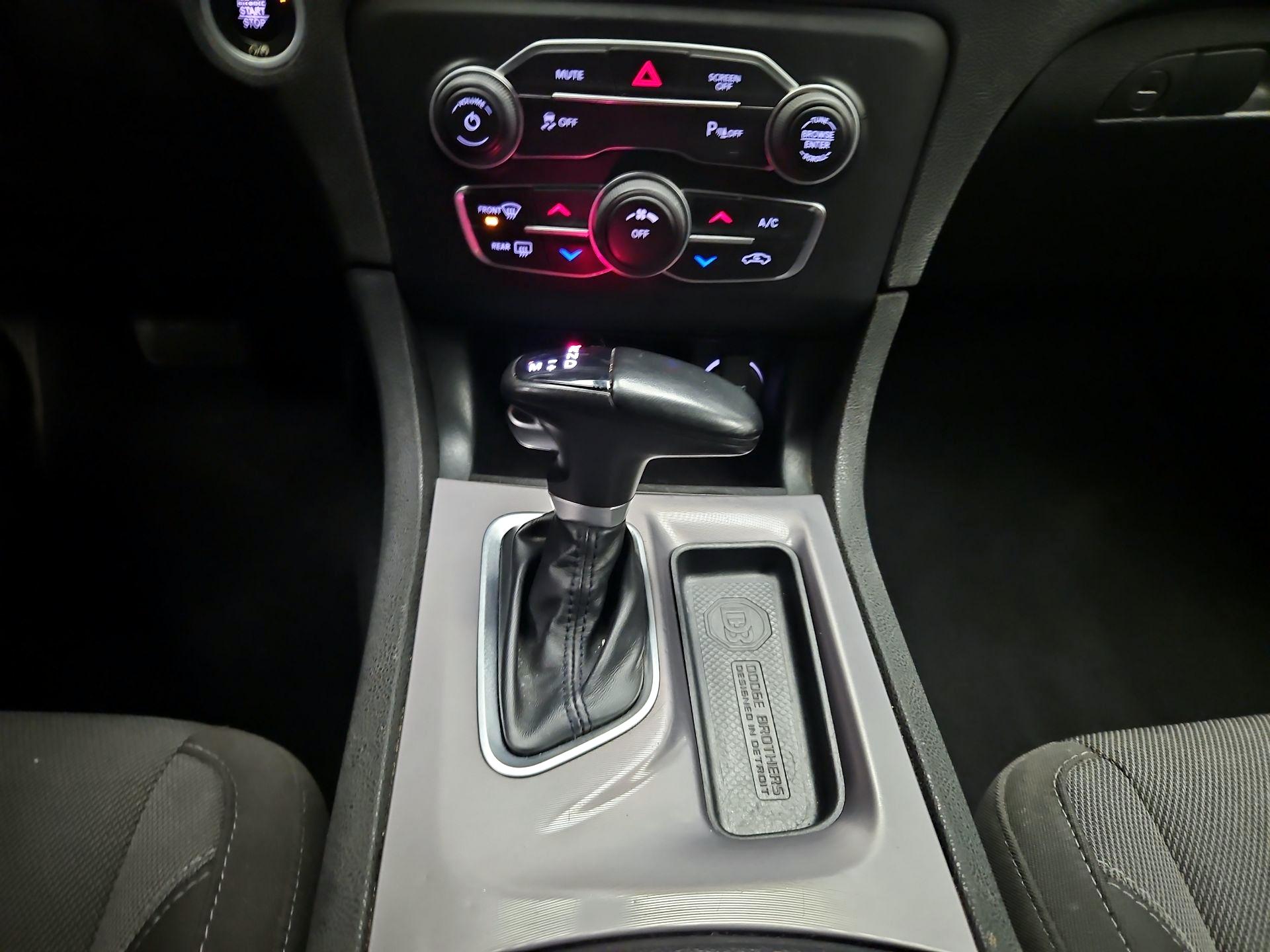 Thumbnail: 2022 Dodge Charger - 16