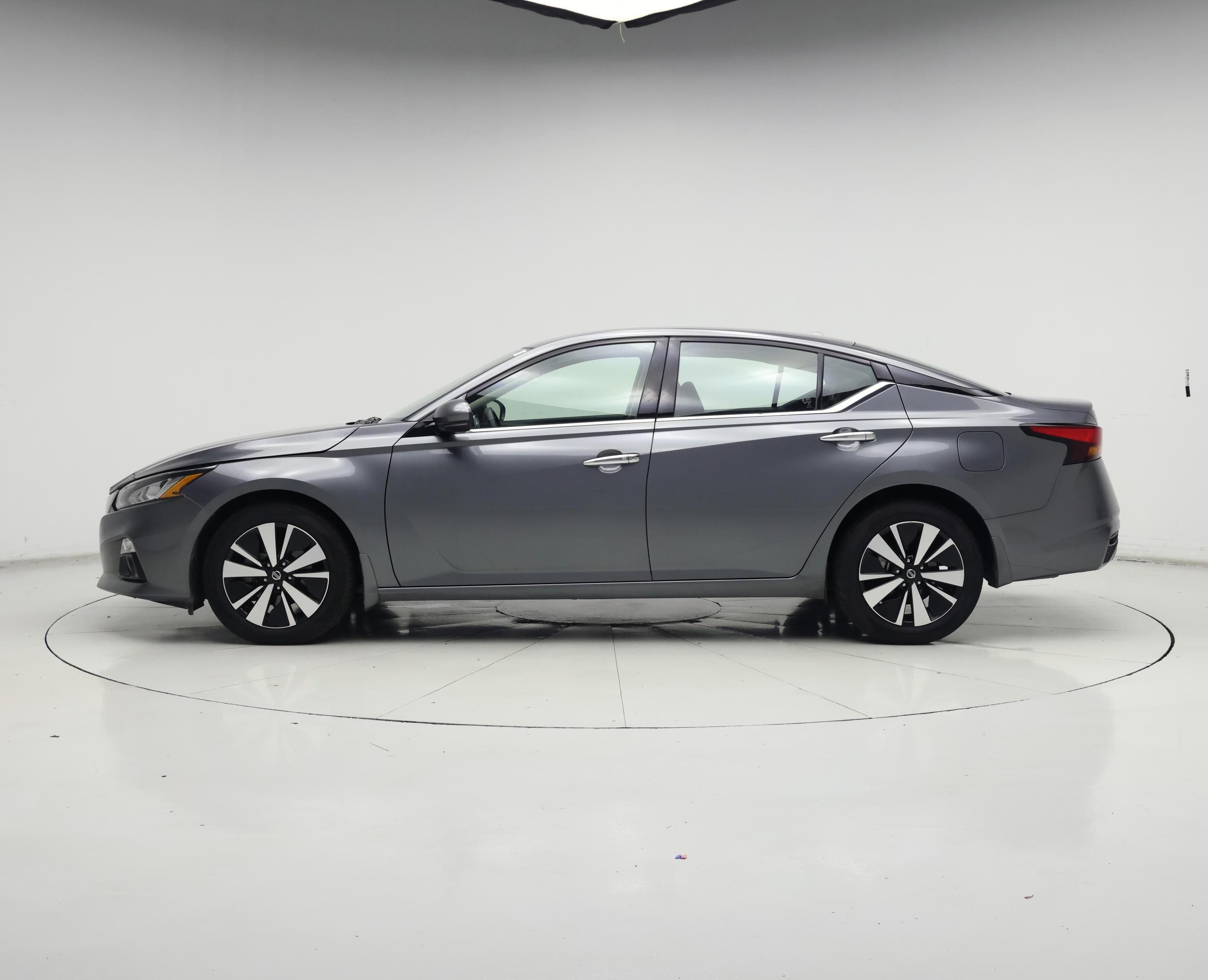 Thumbnail: 2020 Nissan Altima - 3