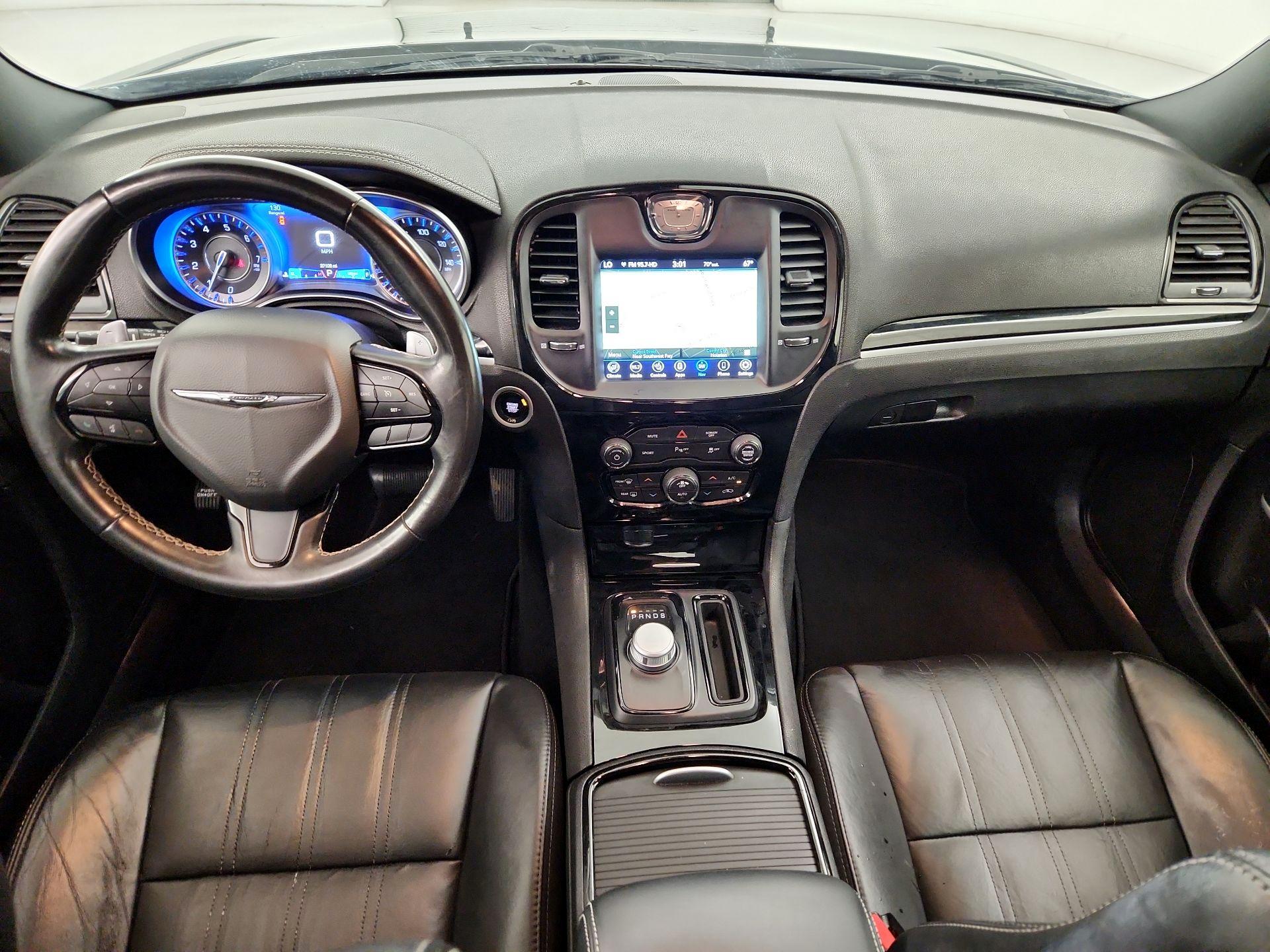 Thumbnail: 2022 Chrysler 300 - 9