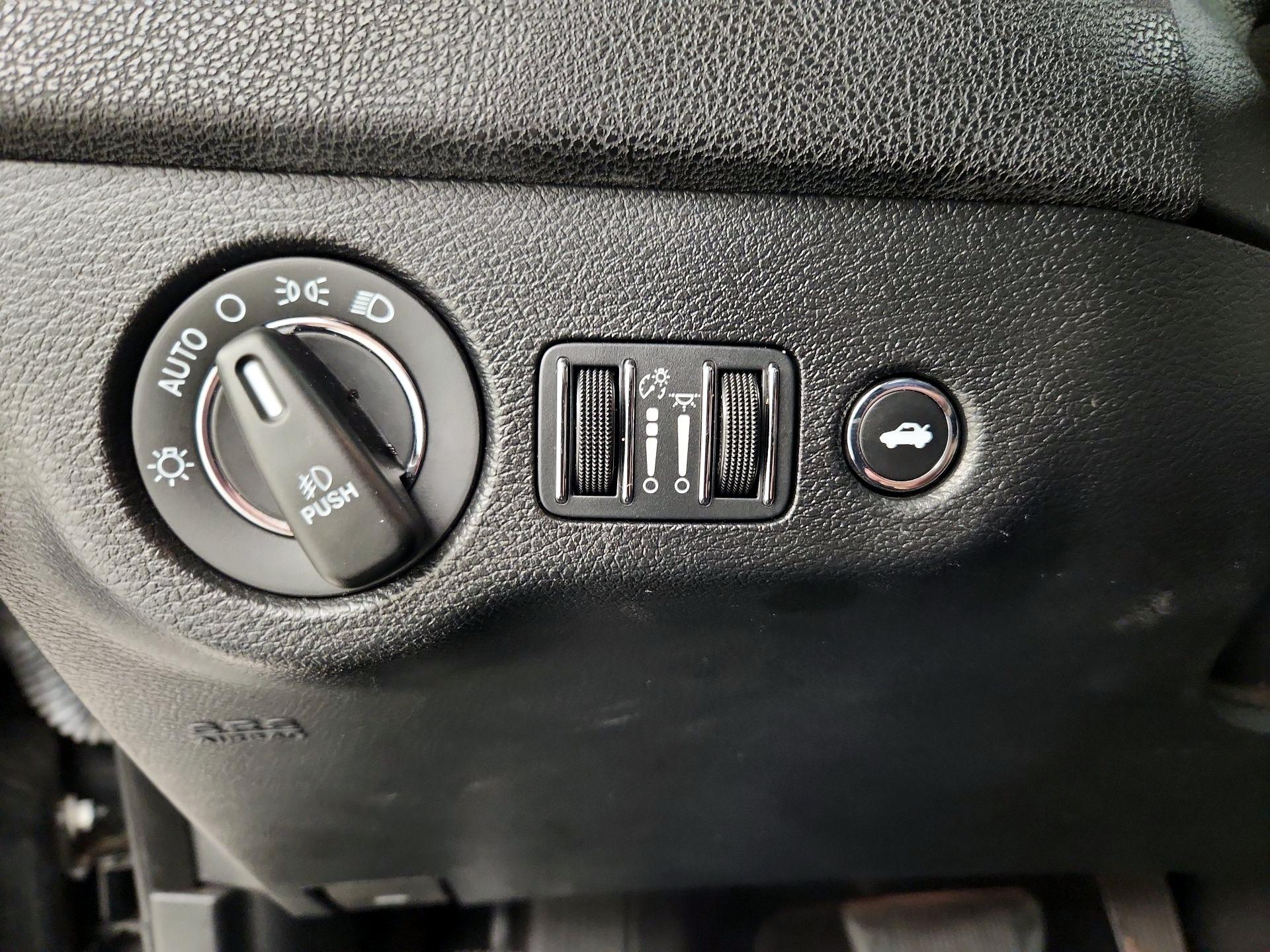 Thumbnail: 2022 Chrysler 300 - 13