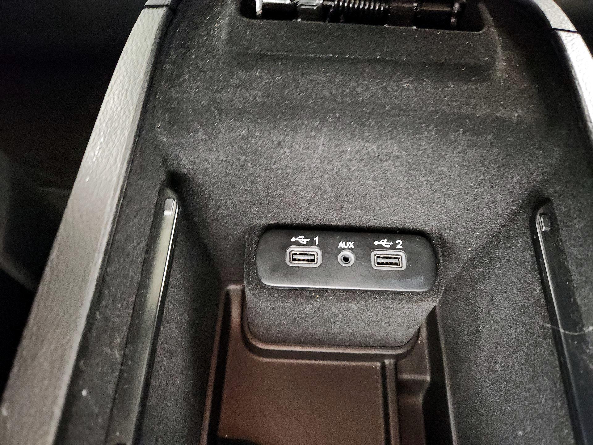 Thumbnail: 2022 Chrysler 300 - 19