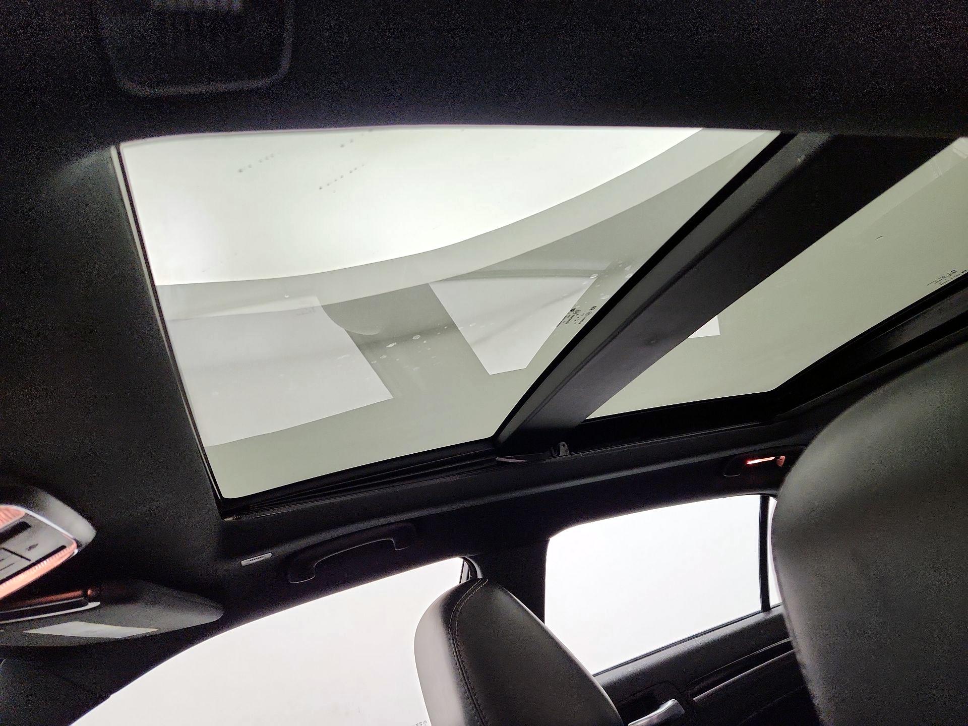 Thumbnail: 2022 Chrysler 300 - 20