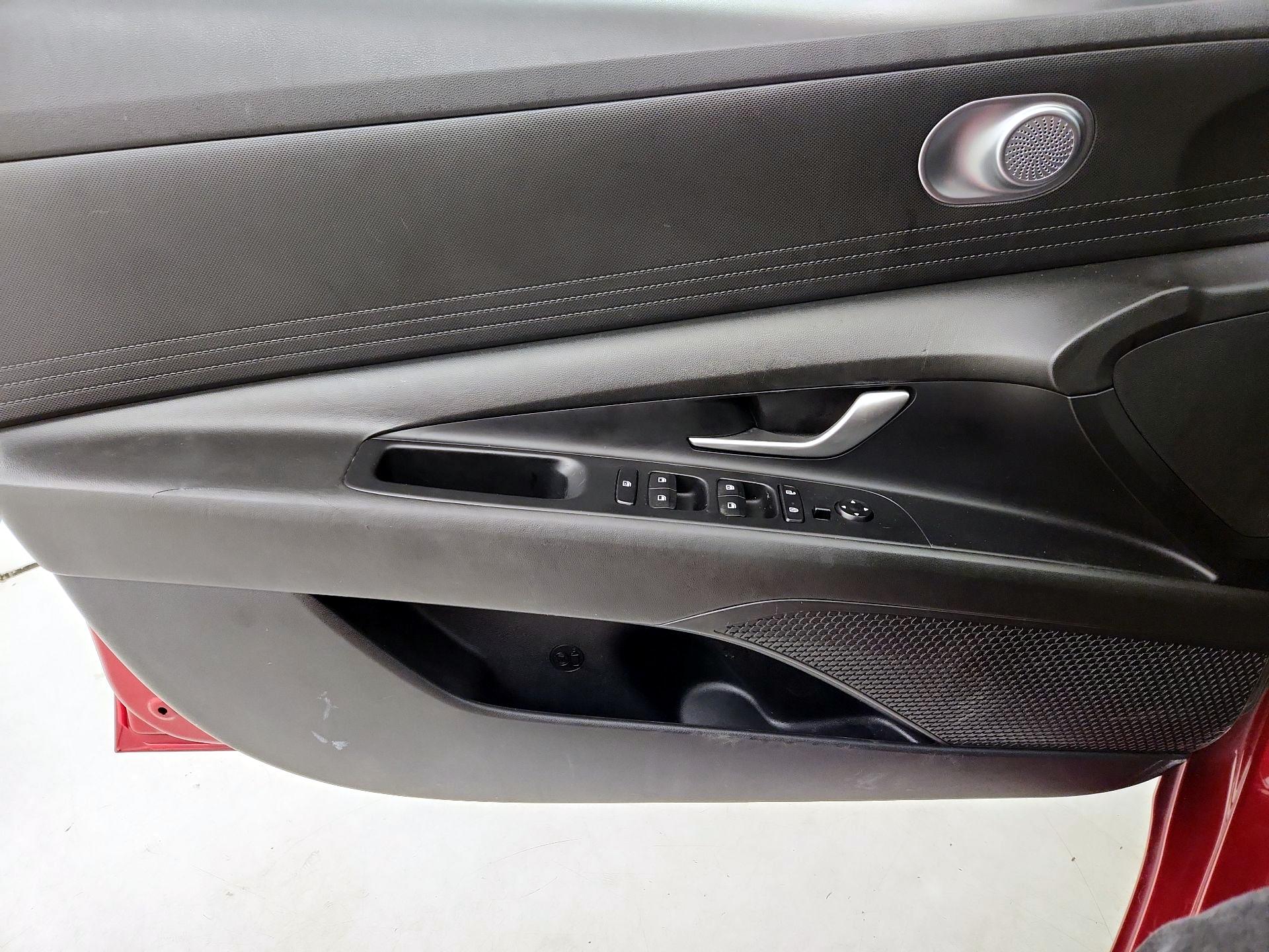 Thumbnail: 2023 Hyundai Elantra - 12