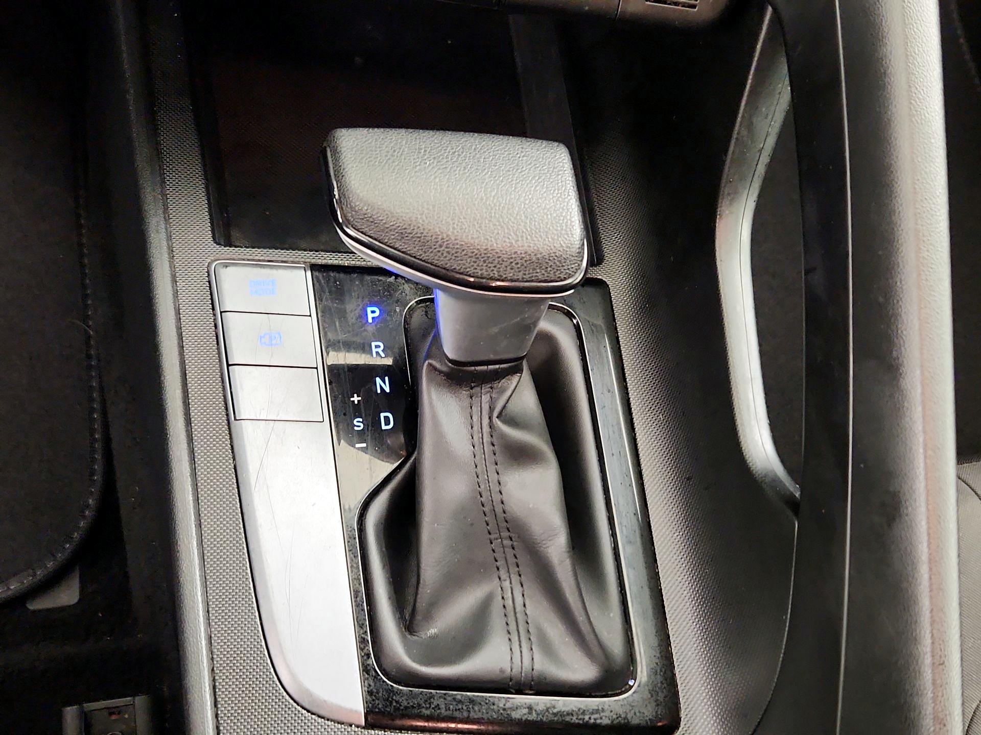 Thumbnail: 2023 Hyundai Elantra - 17